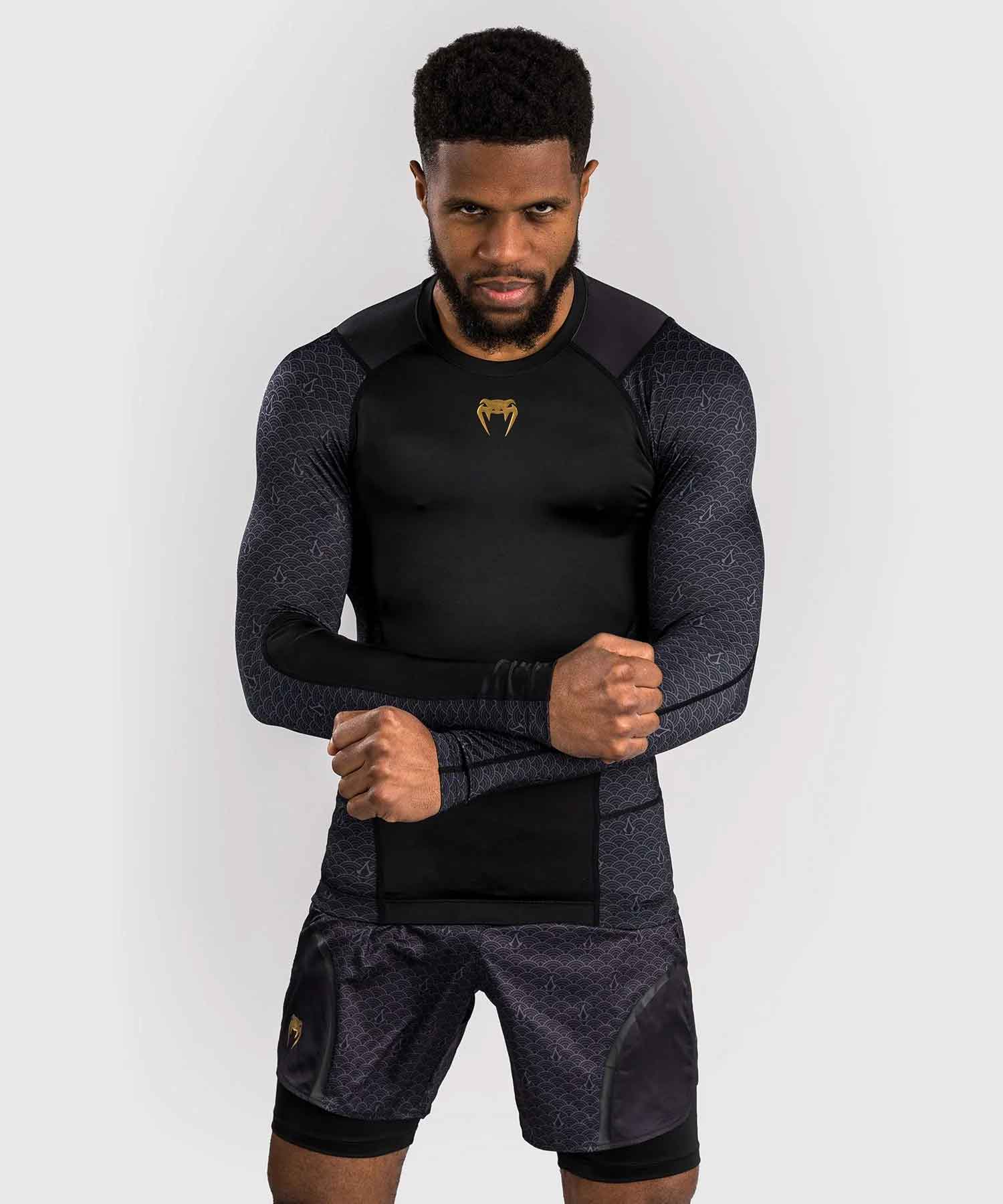 VENUM／ヴェナム　ラッシュガード　　Venum x Assassin's Creed Shadows Rashguard Long Sleeve／限定版ヴェナム×アサシン クリード シャドウズ ラッシュガード（ロングスリーブ）