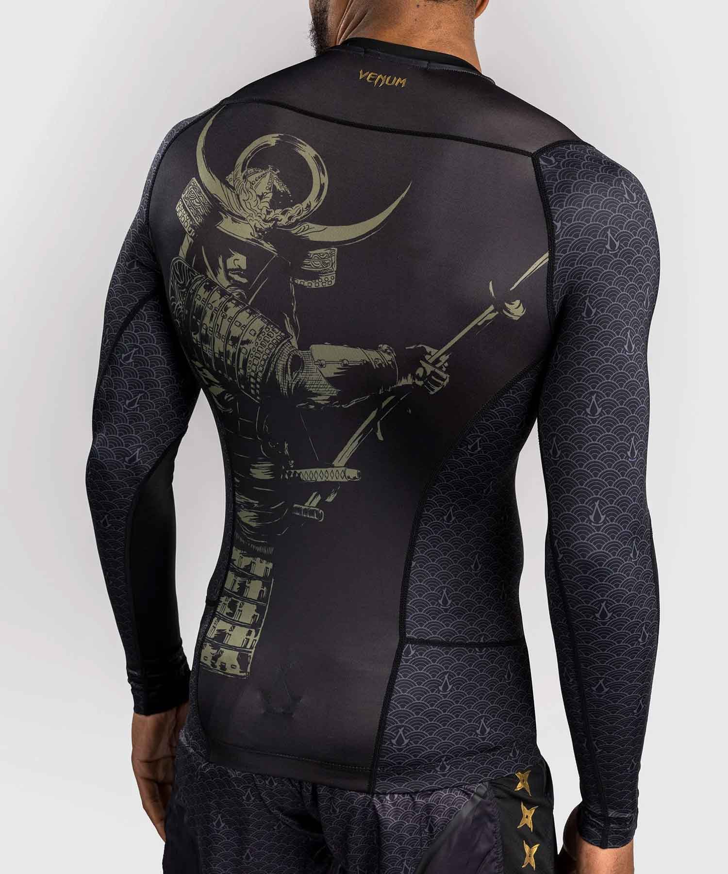 VENUM／ヴェナム　ラッシュガード　　Venum x Assassin's Creed Shadows Rashguard Long Sleeve／限定版ヴェナム×アサシン クリード シャドウズ ラッシュガード（ロングスリーブ）