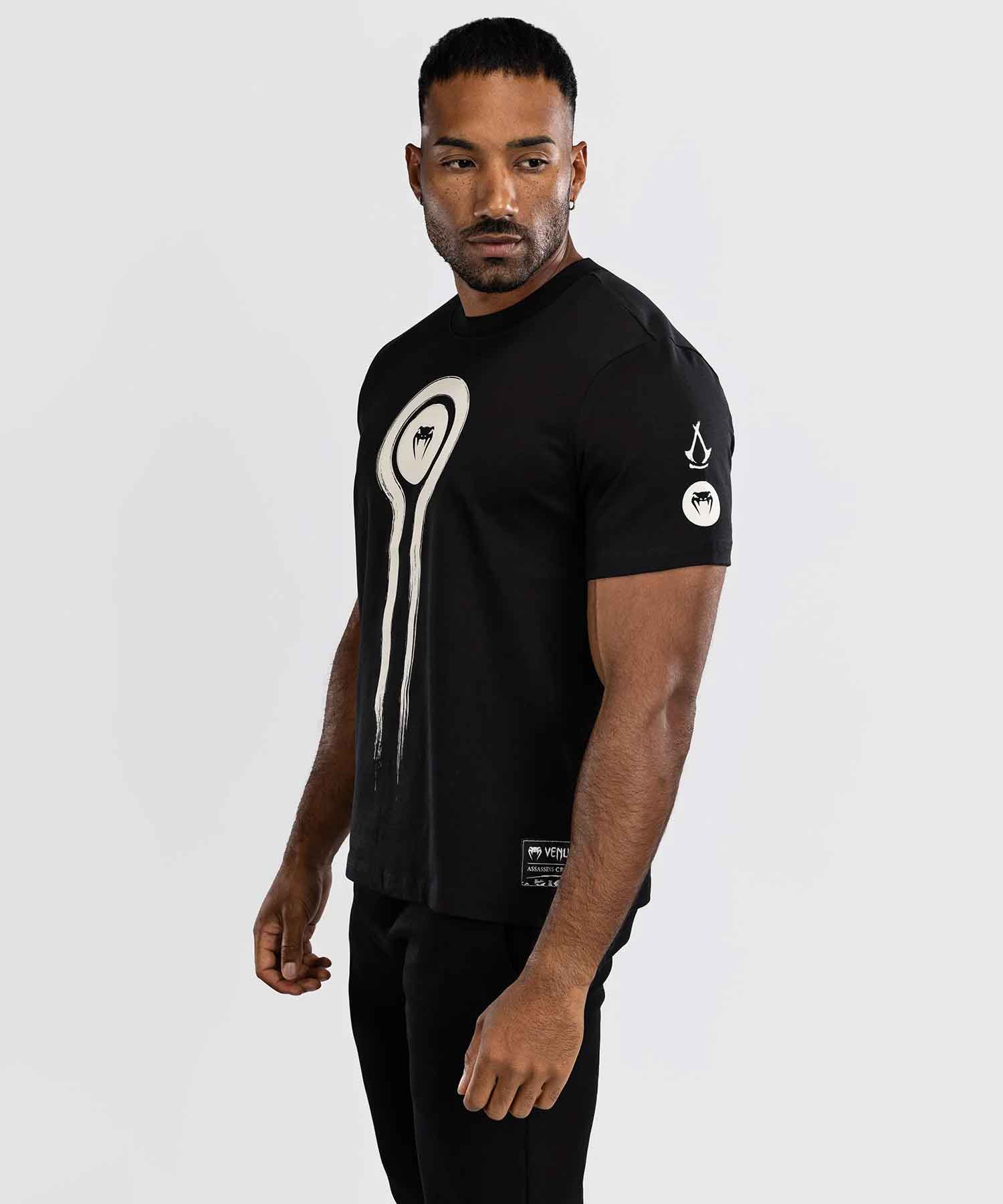 VENUM／ヴェナム　Tシャツ　　Venum x Assassin's Creed Shadows T-Shirt／限定版ヴェナム×アサシン クリード シャドウズ Tシャツ