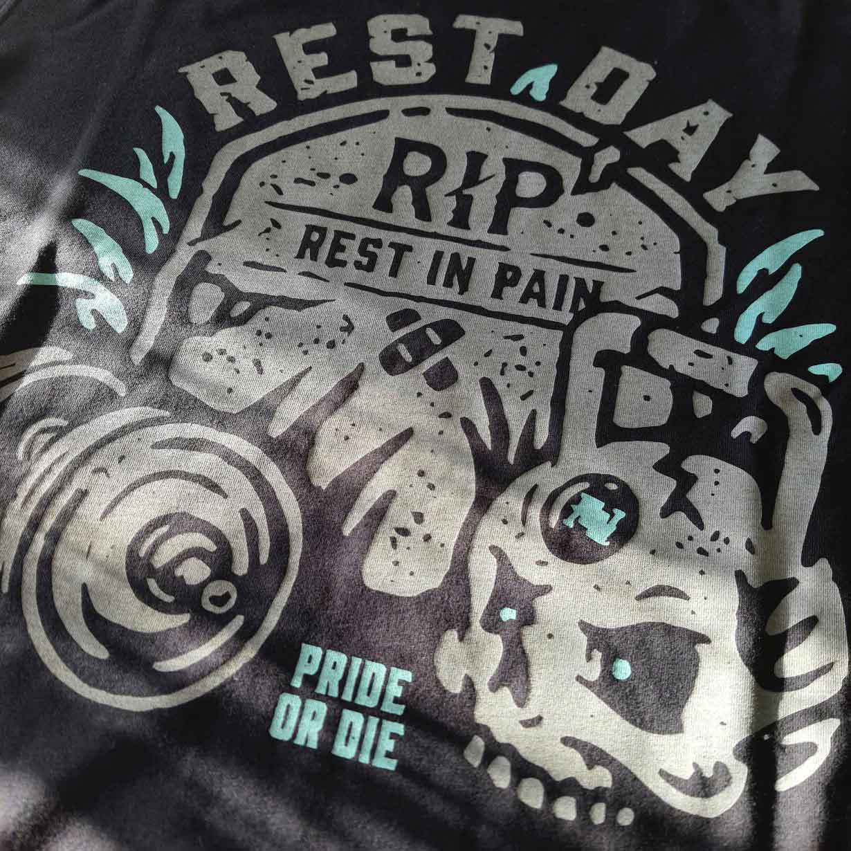 PRIDE OR DIE(PRiDEorDiE)／プライド オア ダイ　Tシャツ　　REST DAY T-SHIRT／レスト・デイ Tシャツ