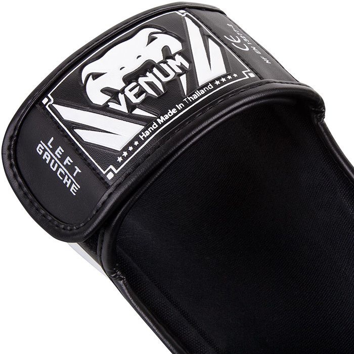 VENUM／ヴェナム　シンガード（レガース）　　ELITE STANDUP SHINGUARDS／エリート スタンドアップ シンガード（黒／白）