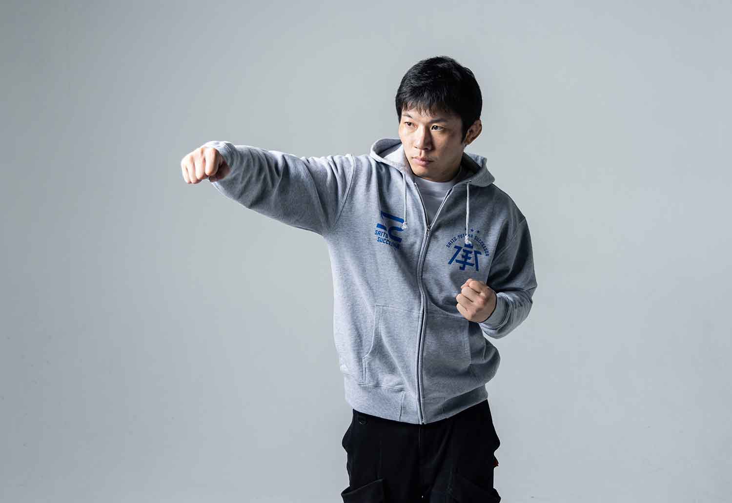 Tri-Fight／トライファイト　　YUTAKA SAITO SUCCESSOR PULLOVER HOODIE／斎藤裕 サクセサー（伝承者）ジップアップ フーディー（ヘザーグレー／ユタカブルー）