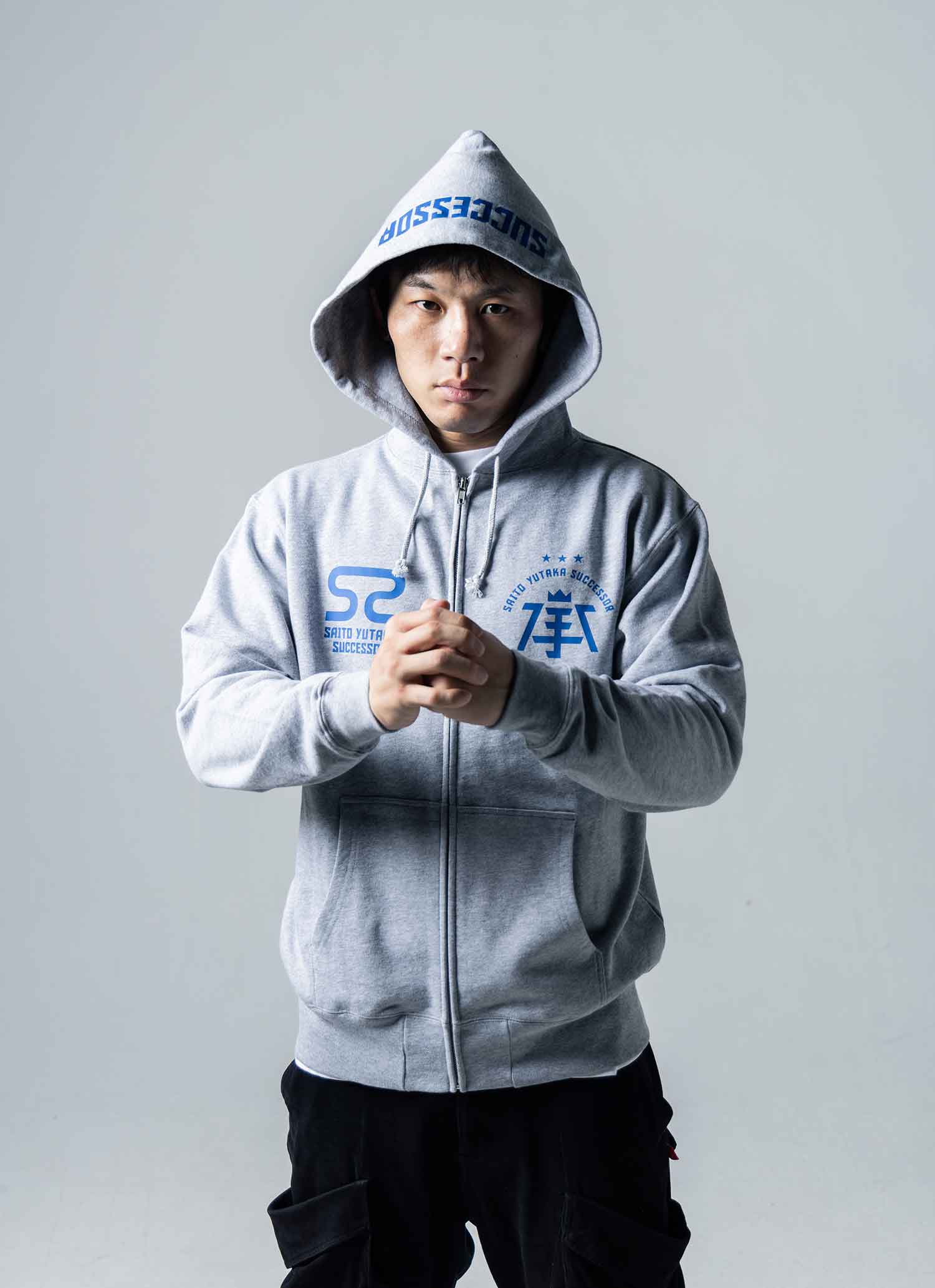 Tri-Fight／トライファイト　　YUTAKA SAITO SUCCESSOR PULLOVER HOODIE／斎藤裕 サクセサー（伝承者）ジップアップ フーディー（ヘザーグレー／ユタカブルー）