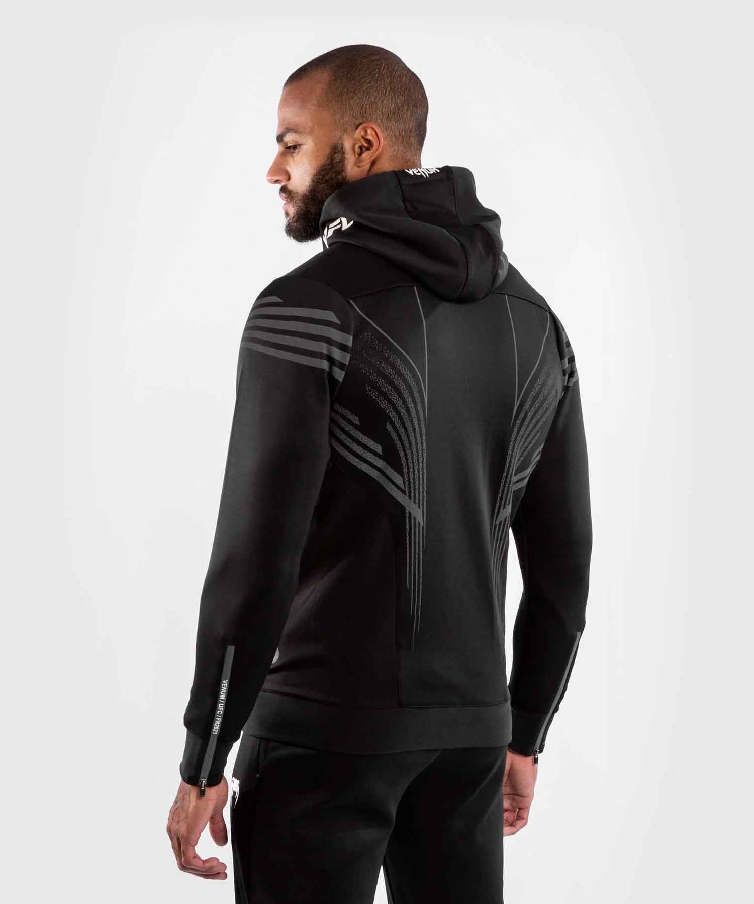 VENUM／ヴェナム　パーカー（フーディー）　　UFC VENUM AUTHENTIC FIGHT NIGHT MEN'S WALKOUT HOODIE／UFC VENUM オーセンティック ファイトナイト メンズ ウォークアウト フーディー（パーカー）黒