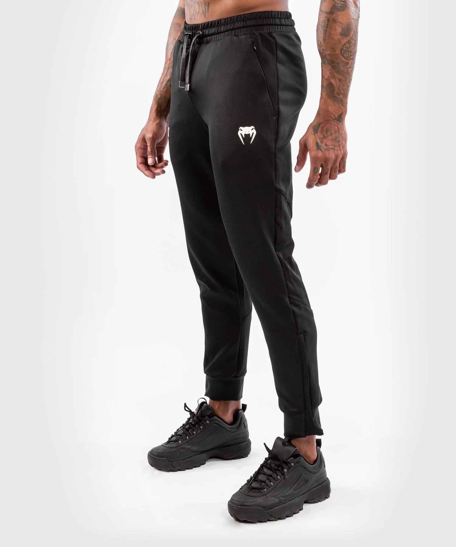 VENUM／ヴェナム　スウェットパンツ　　UFC VENUM AUTHENTIC FIGHT NIGHT MEN'S WALKOUT PANT／UFC VENUM オーセンティック ファイトナイト メンズ ウォークアウト パンツ（黒）