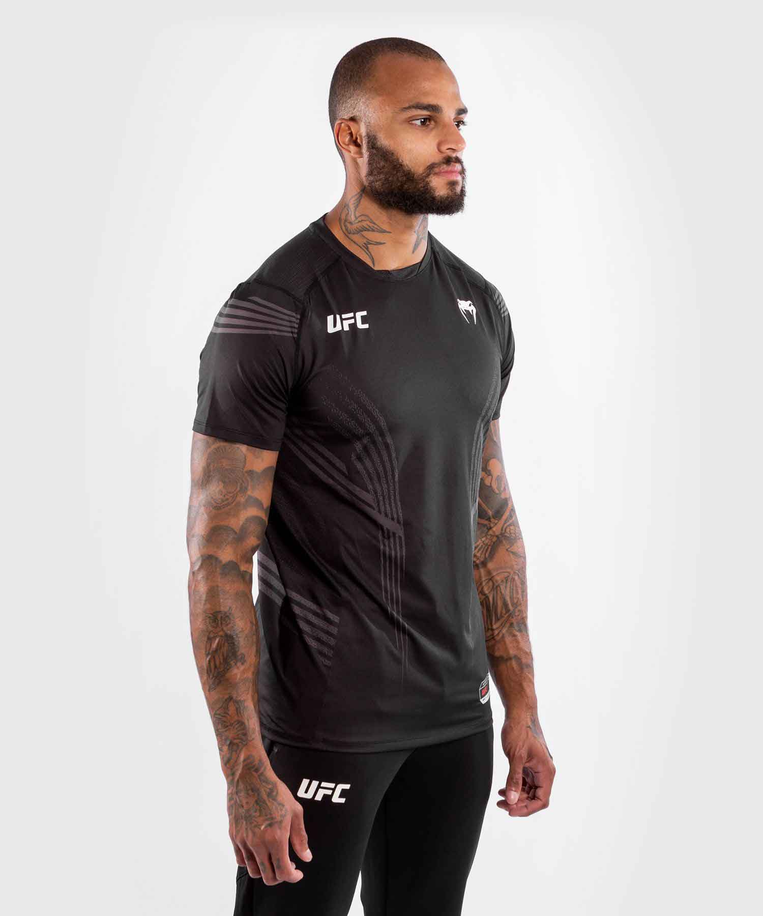 VENUM／ヴェナム　ジャージ（ユニフォーム）　　UFC VENUM AUTHENTIC FIGHT NIGHT MEN'S WALKOUT JERSEY／UFC VENUM オーセンティック ファイトナイト メンズ ウォークアウト ジャージ（黒）