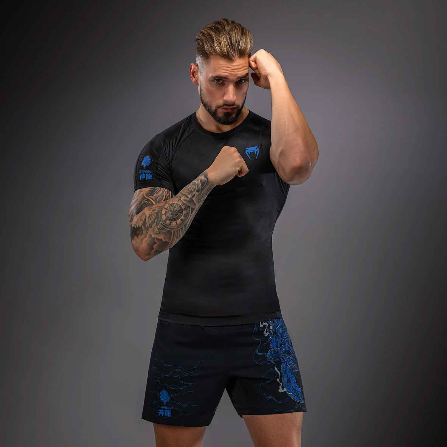 VENUM／ヴェナム　ラッシュガード　　Thunder Dragon Short Sleeves Rashguard／サンダー ドラゴン ショートスリーブ ラッシュガード（黒／ブルー）