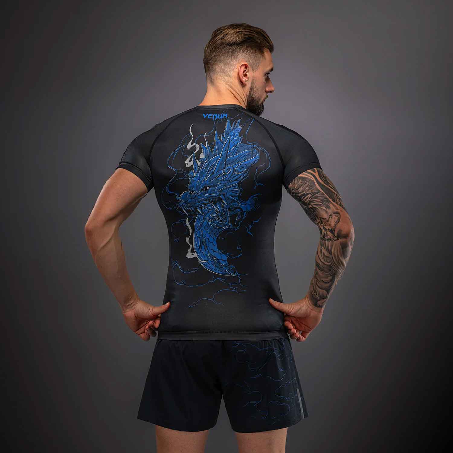 VENUM／ヴェナム　ラッシュガード　　Thunder Dragon Short Sleeves Rashguard／サンダー ドラゴン ショートスリーブ ラッシュガード（黒／ブルー）