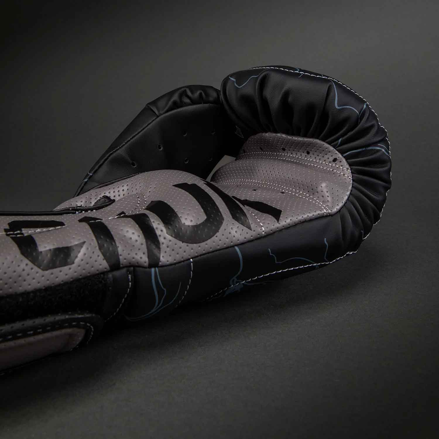 VENUM／ヴェナム　ボクシンググローブ　　Thunder Dragon Boxing Gloves／サンダー ドラゴン ボクシンググローブ（黒／グレー）