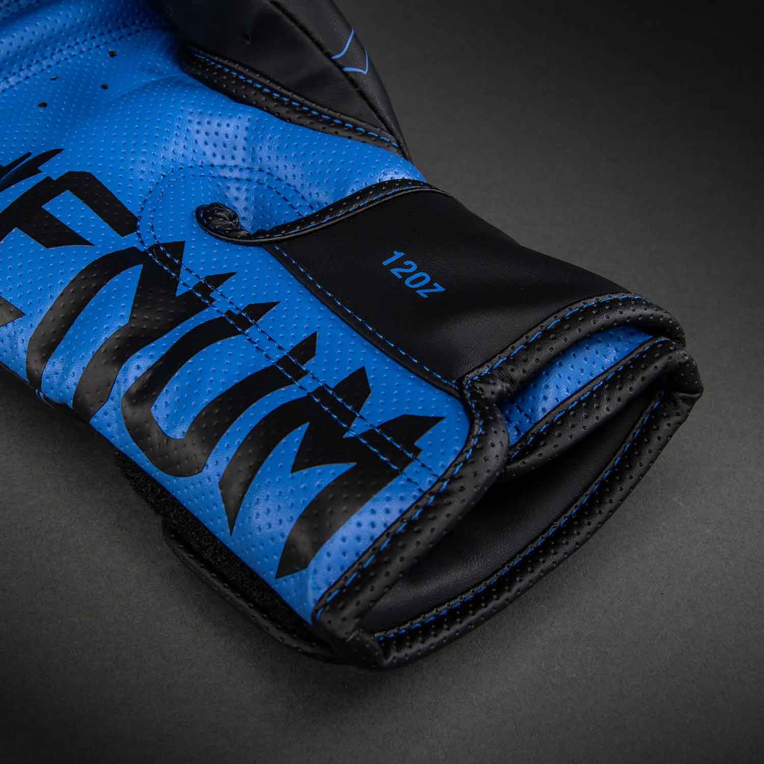 VENUM／ヴェナム　ボクシンググローブ　　Thunder Dragon Boxing Gloves／サンダー ドラゴン ボクシンググローブ（黒／ブルー）