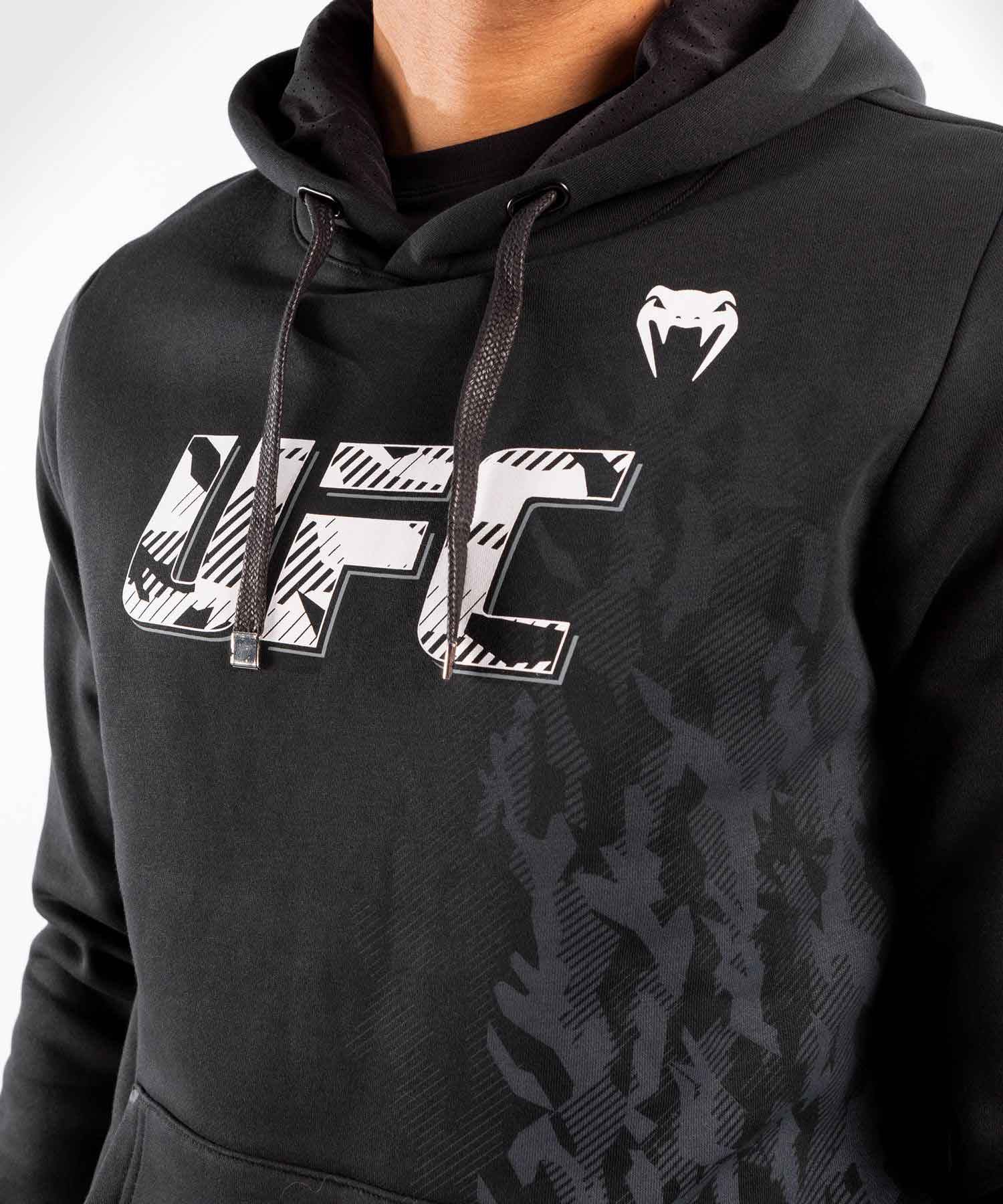 VENUM／ヴェナム　パーカー（フーディー）　　UFC VENUM AUTHENTIC FIGHT WEEK MEN'S PULLOVER HOODIE／UFC VENUM オーセンティック ファイトウィーク メンズ プルオーバー フーディー（パーカー）黒／白／グレー