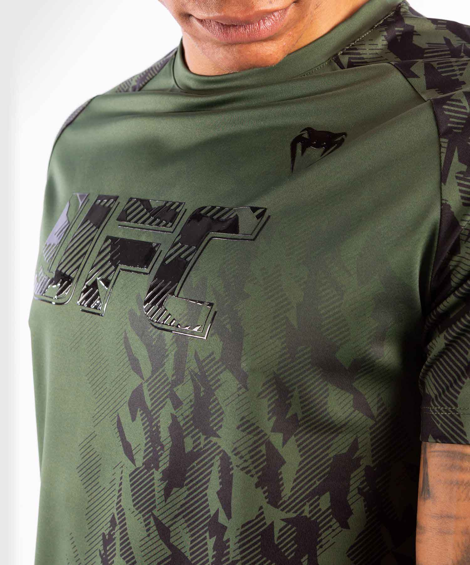 VENUM／ヴェナム　Tシャツ　　UFC VENUM AUTHENTIC FIGHT WEEK MEN'S PERFORMANCE T-SHIRT／UFC VENUM ファイトウィーク メンズ パフォーマンスTシャツ（カーキ）