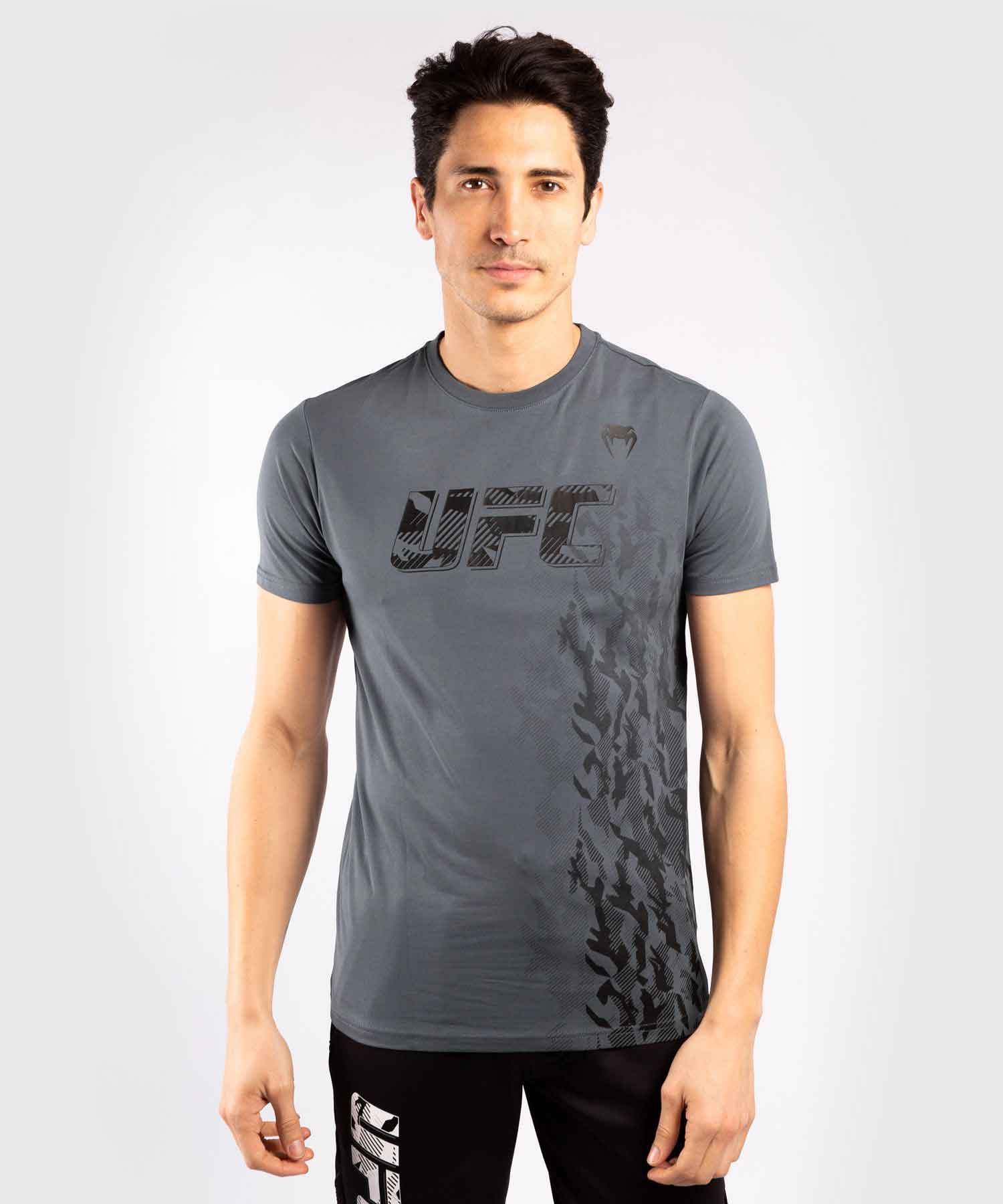 UFC VENUM AUTHENTIC FIGHT WEEK MEN'S T-SHIRT／UFC VENUM オーセンティック ファイトウィーク メンズ Tシャツ（ダークグレー）