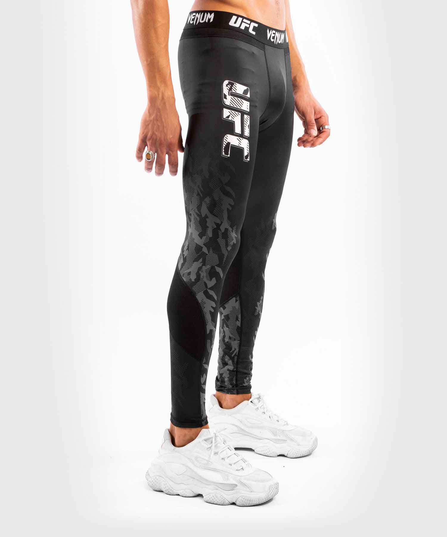 VENUM／ヴェナム　コンプレッションスパッツ（タイツ）　　UFC VENUM AUTHENTIC FIGHT WEEK MEN'S PERFORMANCE TIGHT／UFC VENUM オーセンティック ファイトウィーク メンズ パフォーマンス タイツ（スパッツ）黒