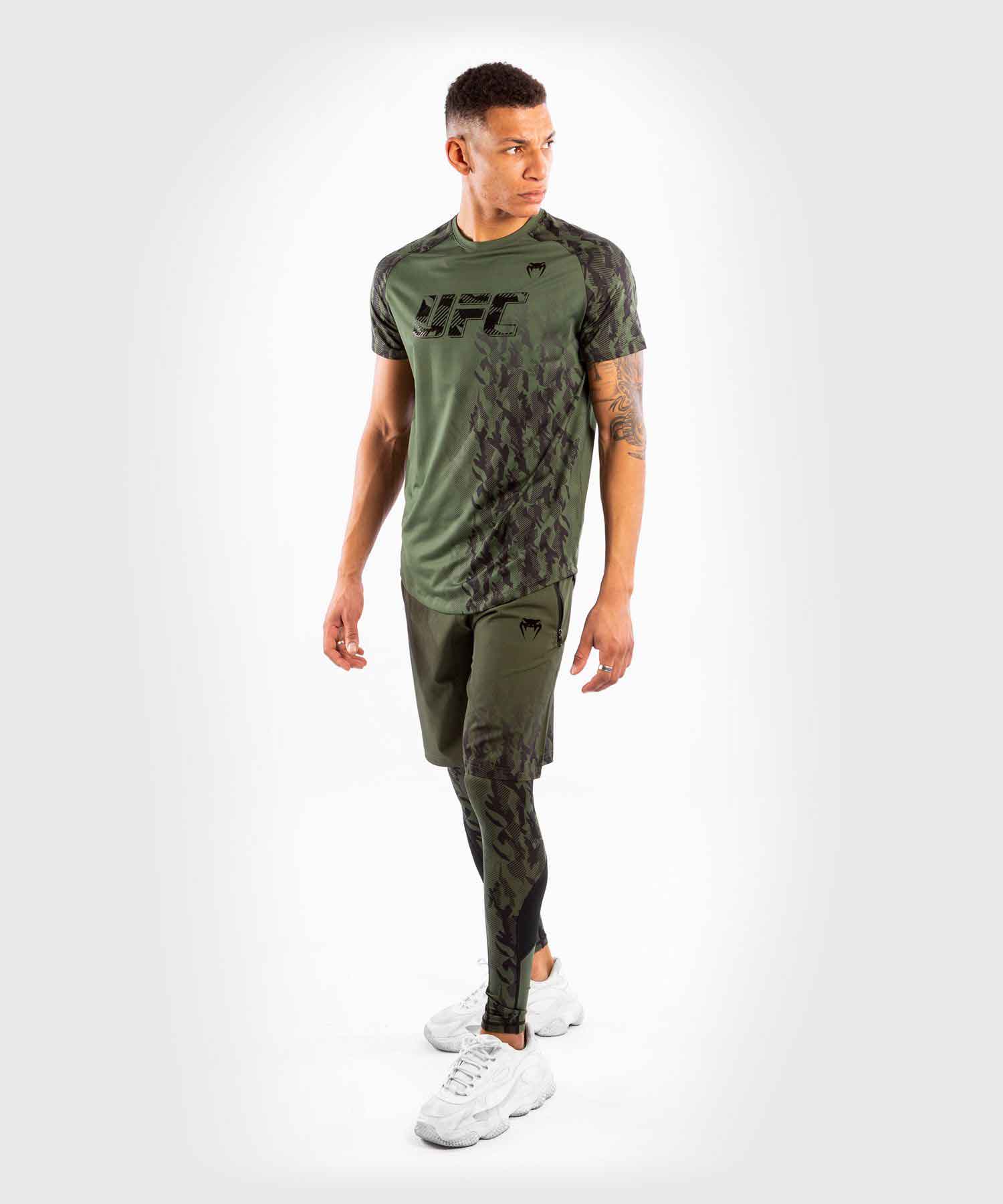 VENUM／ヴェナム　コンプレッションスパッツ（タイツ）　　UFC VENUM AUTHENTIC FIGHT WEEK MEN'S PERFORMANCE TIGHT／UFC VENUM オーセンティック ファイトウィーク メンズ パフォーマンス タイツ（スパッツ）カーキ