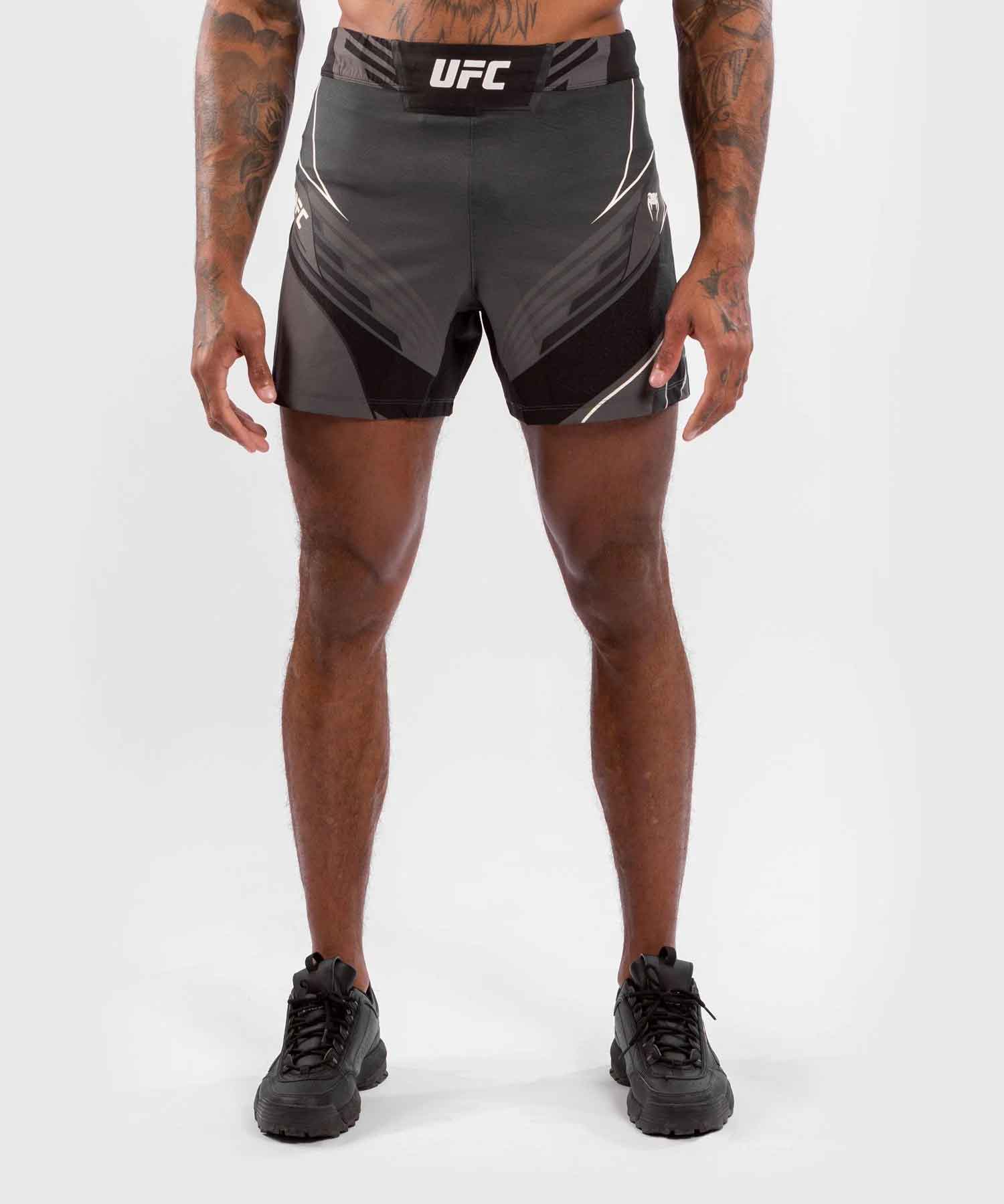 VENUM／ヴェナム　ファイトショーツ　　UFC VENUM AUTHENTIC FIGHT NIGHT MEN'S SHORTS SHORT FIT／UFC VENUM オーセンティック ファイトナイト メンズ ショーツ ショート フィット（ダークグレー／黒）