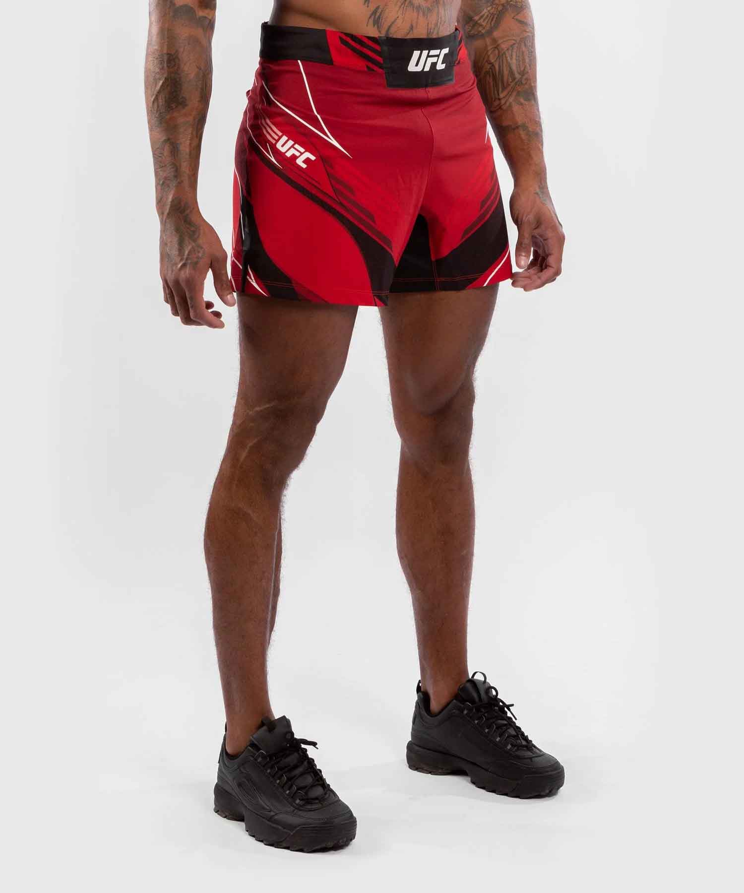 VENUM／ヴェナム　ファイトショーツ　　UFC VENUM AUTHENTIC FIGHT NIGHT MEN'S SHORTS SHORT FIT／UFC VENUM オーセンティック ファイトナイト メンズ ショーツ ショート フィット（レッド／黒）