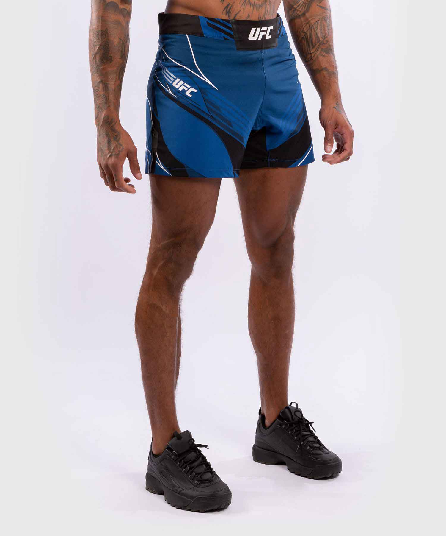 VENUM／ヴェナム　ファイトショーツ　　UFC VENUM AUTHENTIC FIGHT NIGHT MEN'S SHORTS SHORT FIT／UFC VENUM オーセンティック ファイトナイト メンズ ショーツ ショート フィット（ブルー／黒）