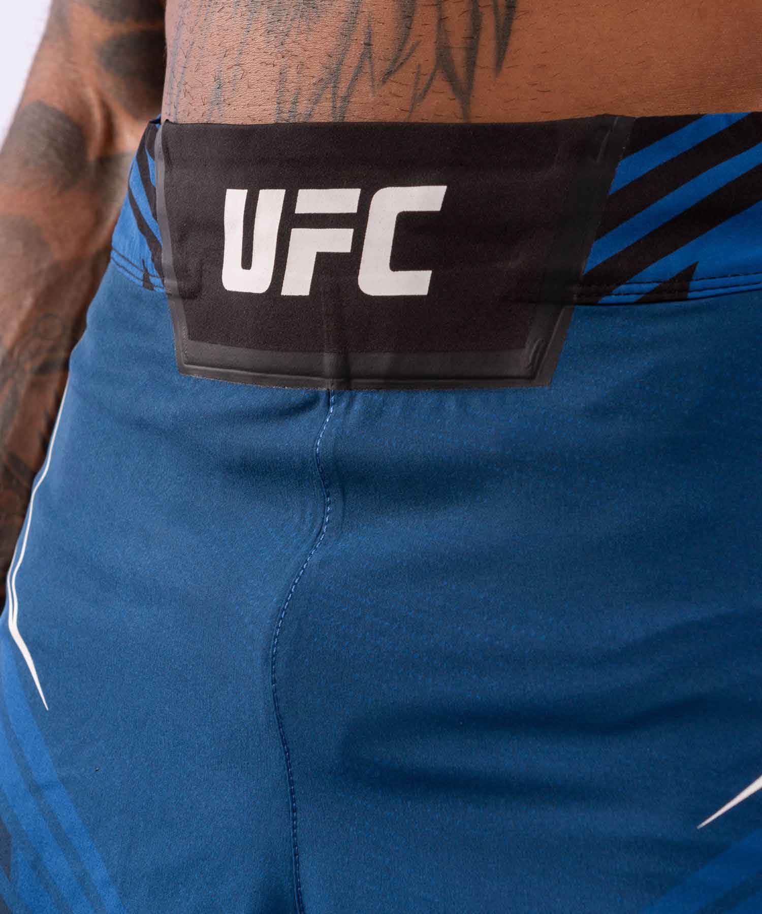 VENUM／ヴェナム　ファイトショーツ　　UFC VENUM AUTHENTIC FIGHT NIGHT MEN'S SHORTS SHORT FIT／UFC VENUM オーセンティック ファイトナイト メンズ ショーツ ショート フィット（ブルー／黒）