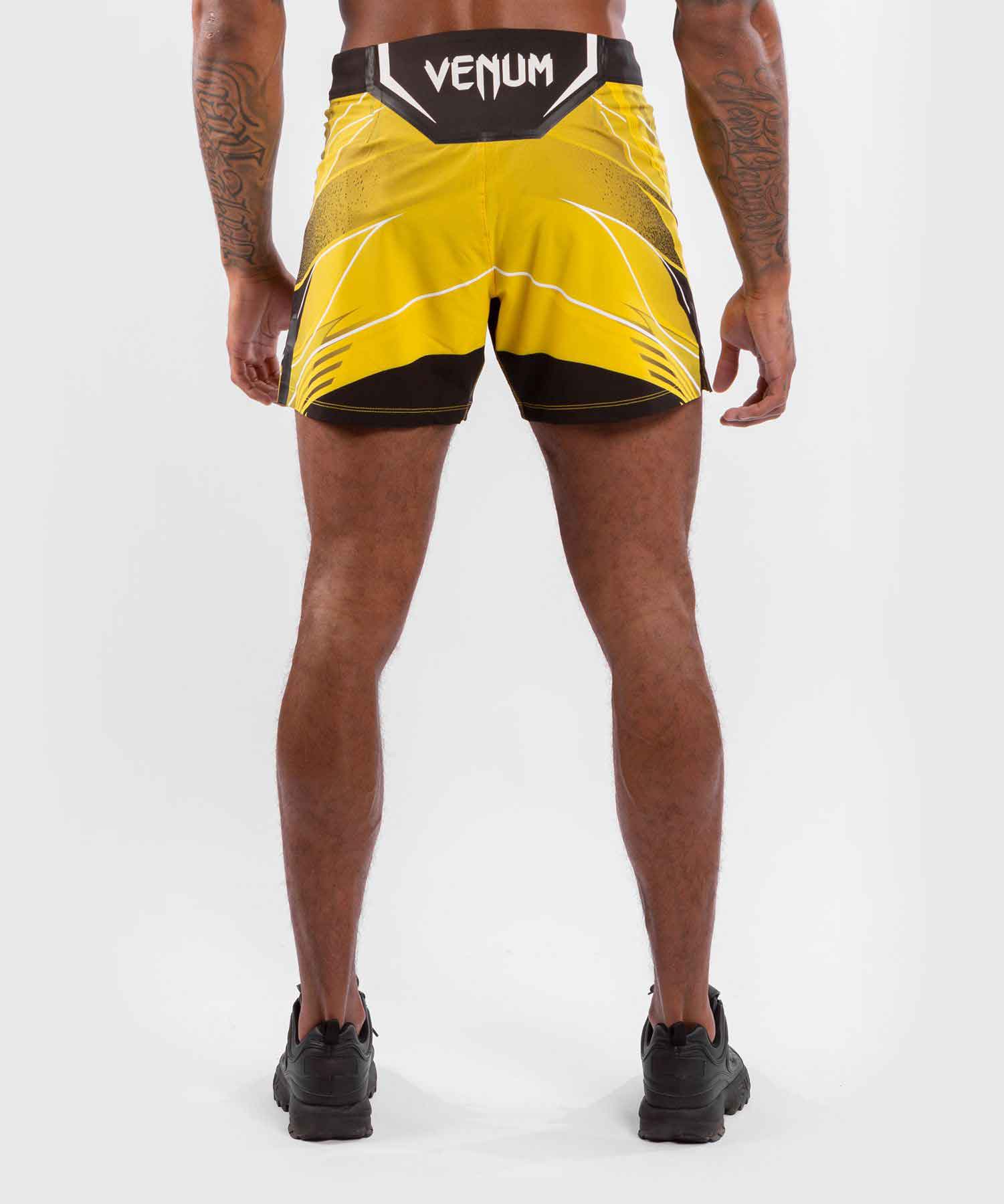 VENUM／ヴェナム　ファイトショーツ　　UFC VENUM AUTHENTIC FIGHT NIGHT MEN'S SHORTS SHORT FIT／UFC VENUM オーセンティック ファイトナイト メンズ ショーツ ショート フィット（イエロー／黒）