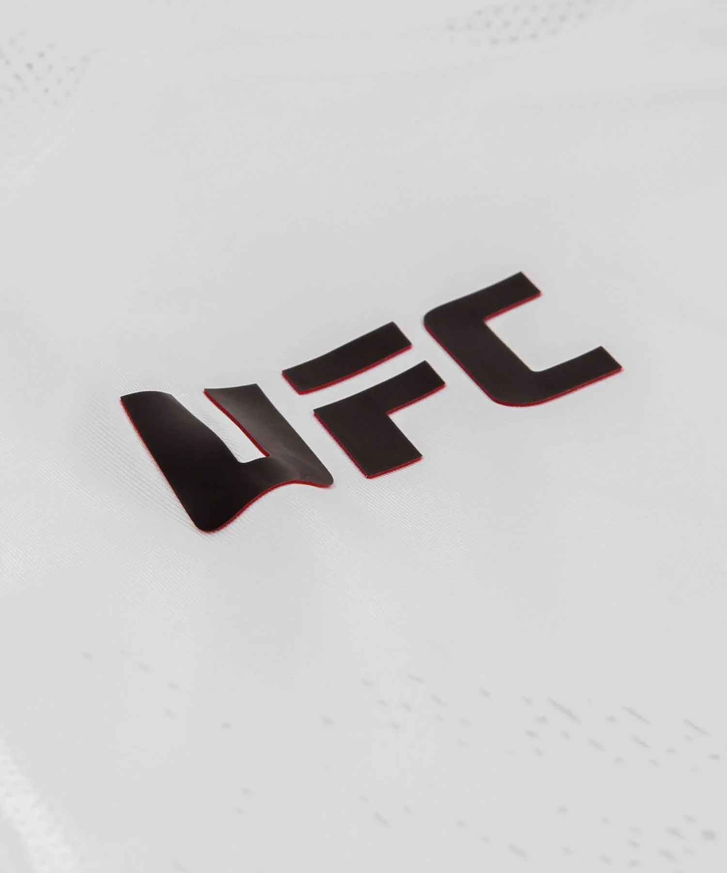 VENUM／ヴェナム　ジャージ（ユニフォーム）　　UFC VENUM AUTHENTIC FIGHT NIGHT MEN'S WALKOUT JERSEY／UFC VENUM オーセンティック ファイトナイト メンズ ウォークアウト ジャージ（白）