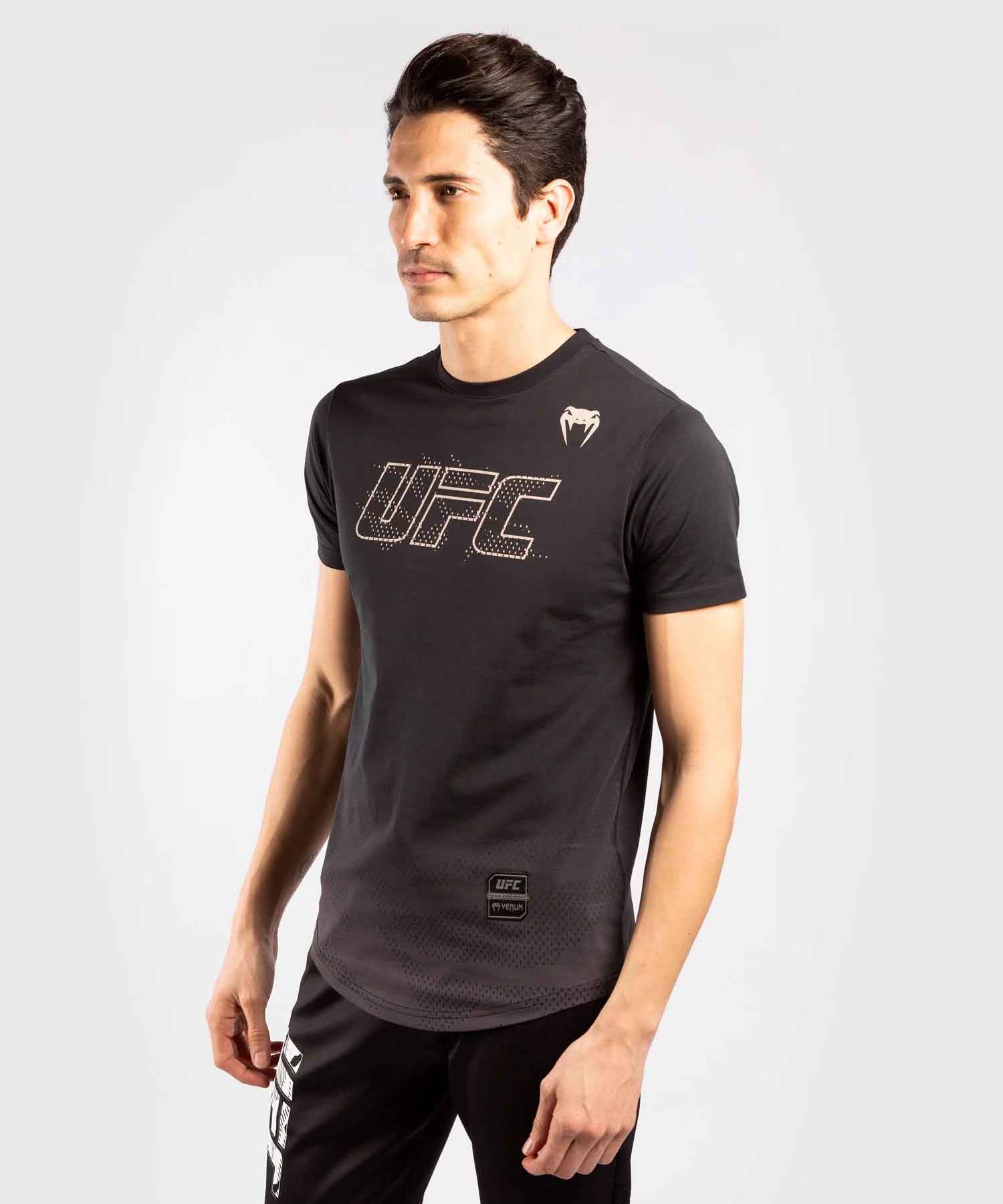 VENUM／ヴェナム　Tシャツ　　UFC VENUM AUTHENTIC FIGHT WEEK 2 MEN'S SHORT SLEEVE T-SHIRT／UFC VENUM オーセンティック ファイトウィーク 2 メンズ ショートスリーブTシャツ（黒）