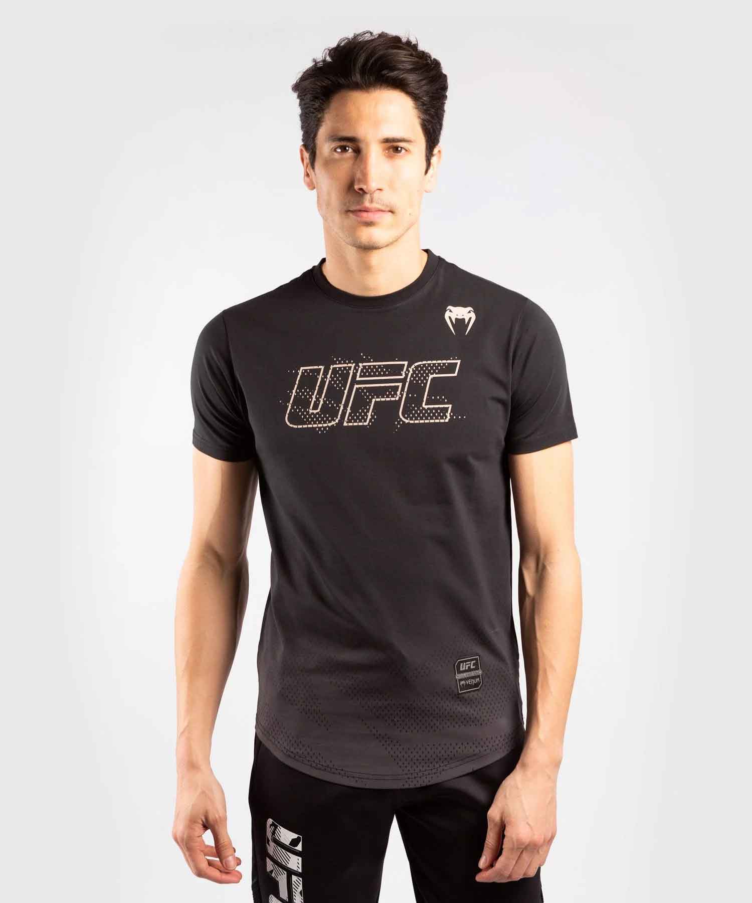 UFC VENUM AUTHENTIC FIGHT WEEK 2 MEN'S SHORT SLEEVE T-SHIRT／UFC VENUM オーセンティック ファイトウィーク 2 メンズ ショートスリーブTシャツ（黒）