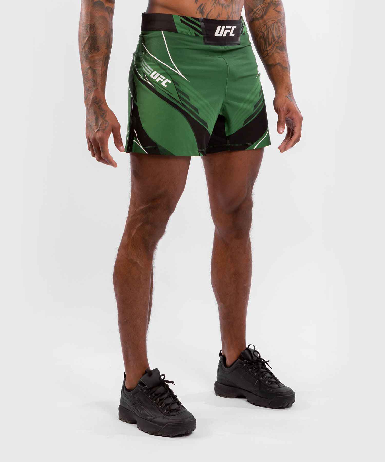 VENUM／ヴェナム　ファイトショーツ　　UFC VENUM AUTHENTIC FIGHT NIGHT MEN'S SHORTS SHORT FIT／UFC VENUM オーセンティック ファイトナイト メンズ ショーツ ショート フィット（グリーン／黒）