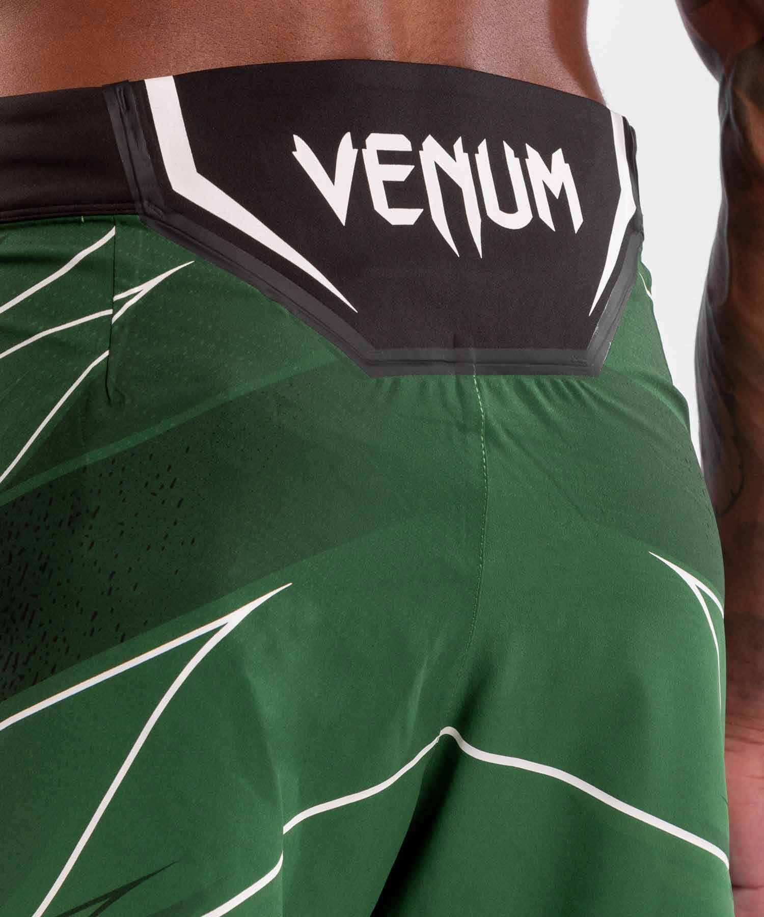 VENUM／ヴェナム　ファイトショーツ　　UFC VENUM AUTHENTIC FIGHT NIGHT MEN'S SHORTS SHORT FIT／UFC VENUM オーセンティック ファイトナイト メンズ ショーツ ショート フィット（グリーン／黒）
