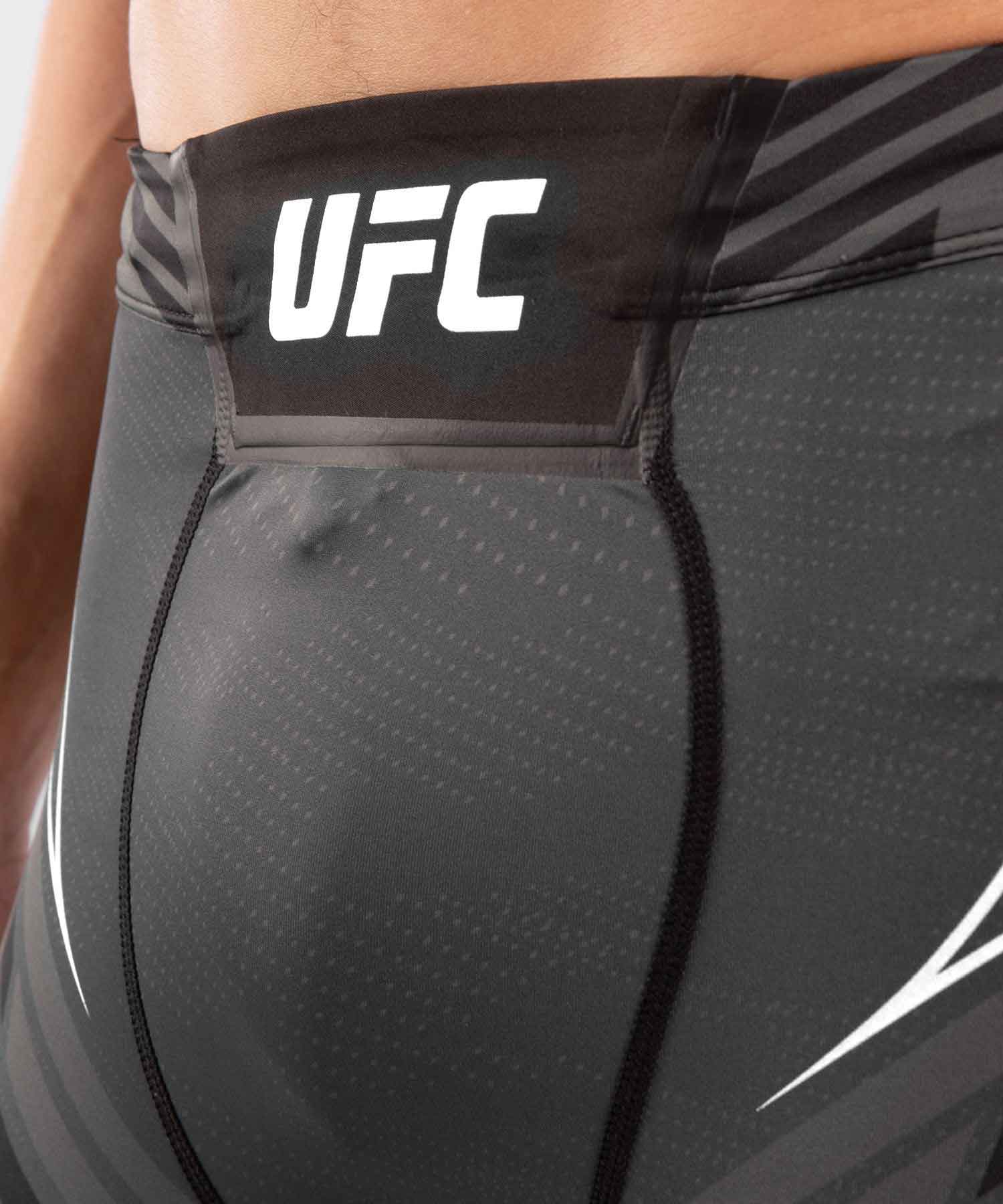 VENUM／ヴェナム　コンプレッション・バーリトゥードショーツ　　UFC VENUM AUTHENTIC FIGHT NIGHT MEN'S VALE TUDO SHORTS SHORT FIT／UFC VENUM オーセンティック ファイトナイト メンズ バーリトゥードショーツ ショートフィット（ダークグレー／黒）