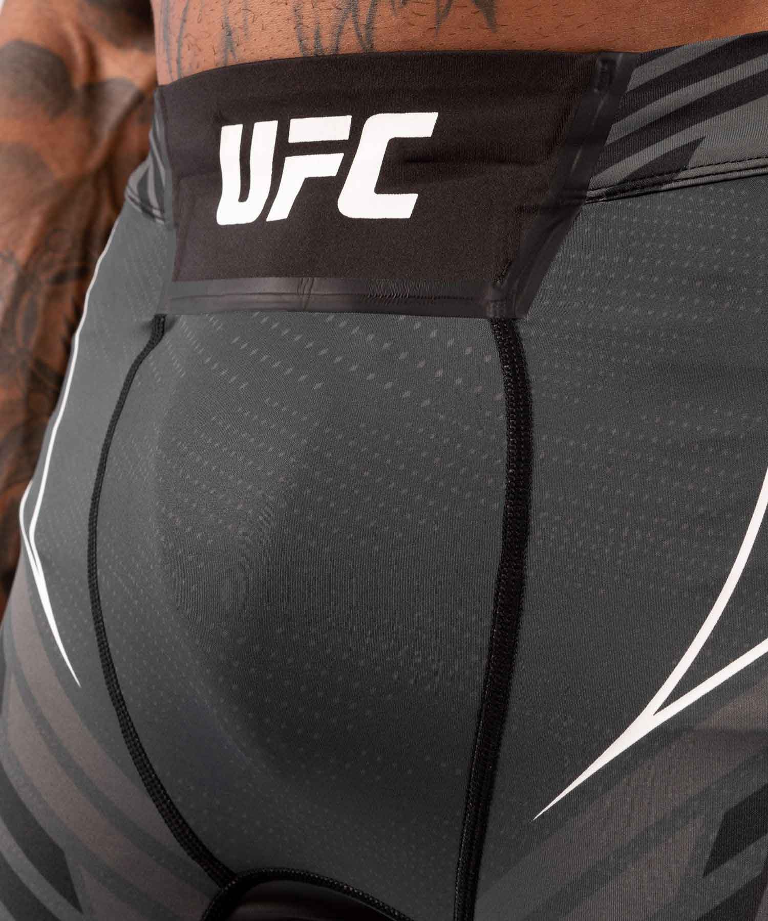 VENUM／ヴェナム　コンプレッション・バーリトゥードショーツ　　UFC VENUM AUTHENTIC FIGHT NIGHT MEN'S VALE TUDO SHORTS LONG FIT／UFC VENUM オーセンティック ファイトナイト メンズ バーリトゥードショーツ ロングフィット（ダークグレー／黒）