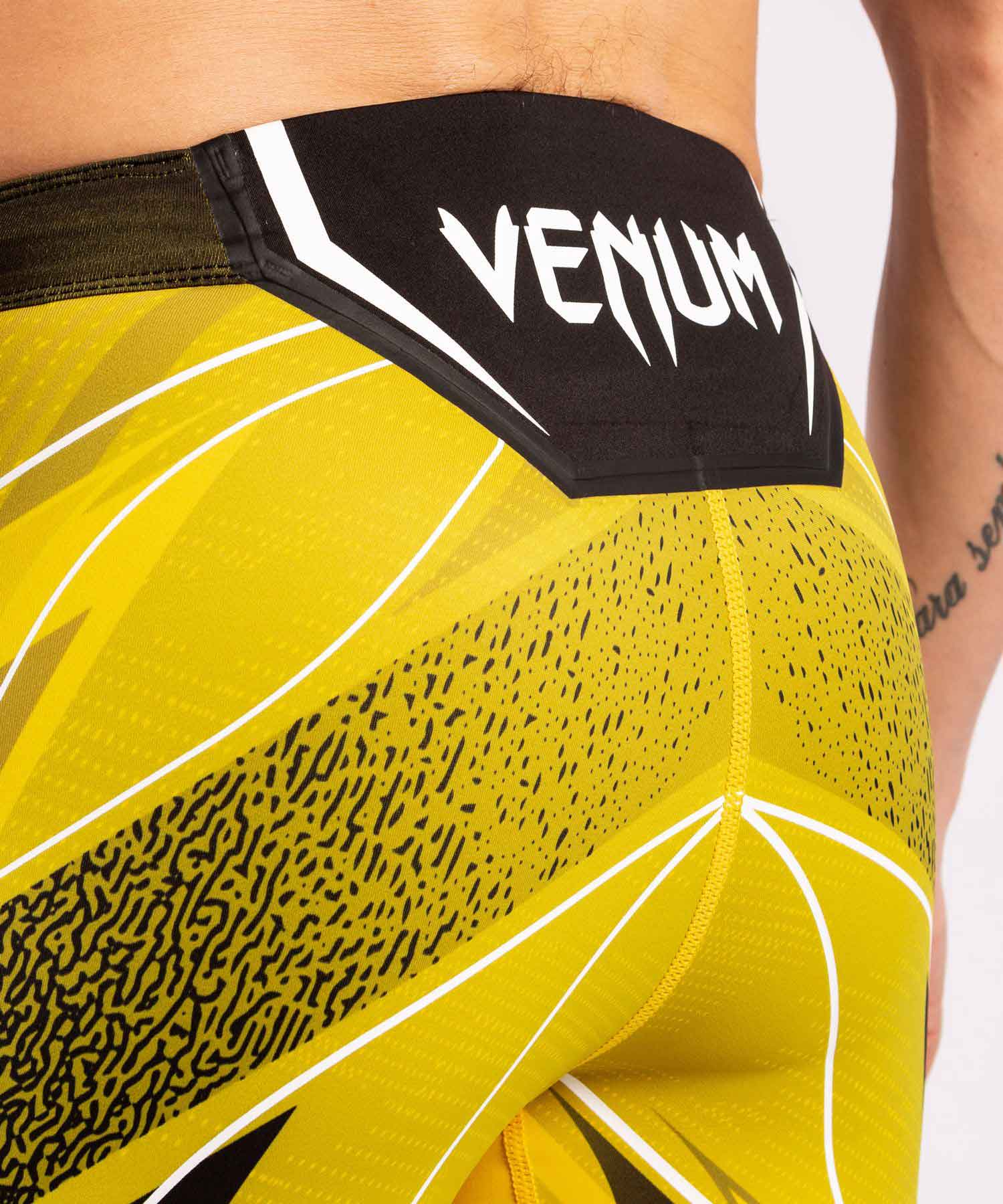 VENUM／ヴェナム　コンプレッション・バーリトゥードショーツ　　UFC VENUM AUTHENTIC FIGHT NIGHT MEN'S VALE TUDO SHORTS LONG FIT／UFC VENUM オーセンティック ファイトナイト メンズ バーリトゥードショーツ ロングフィット（イエロー／黒）