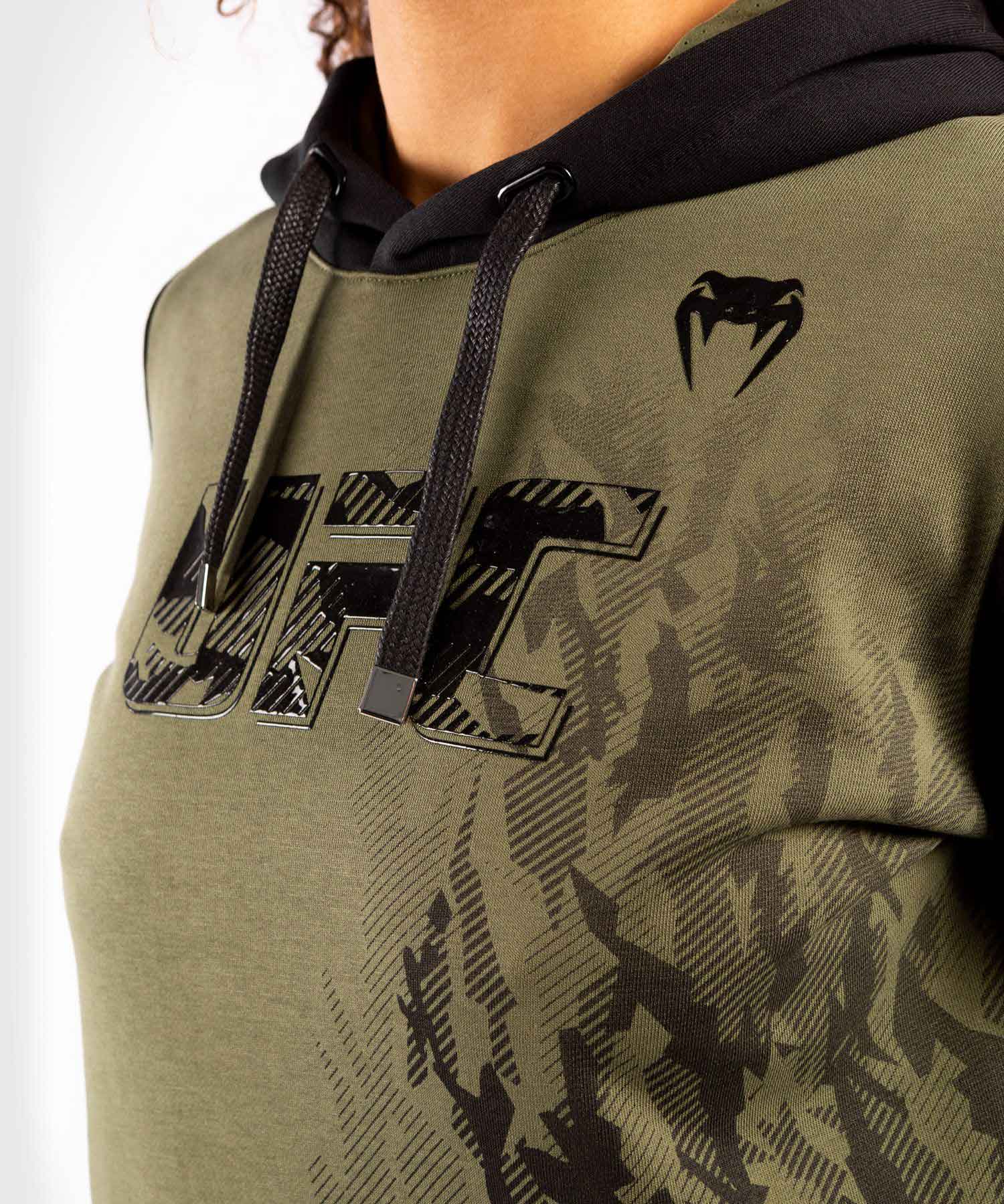 VENUM WOMEN／レディース　パーカー　　UFC VENUM AUTHENTIC FIGHT WEEK WOMEN'S PULLOVER HOODIE／UFC オーセンティック ファイトウィーク レディース プルオーバー フーディー（パーカー）カーキ／黒