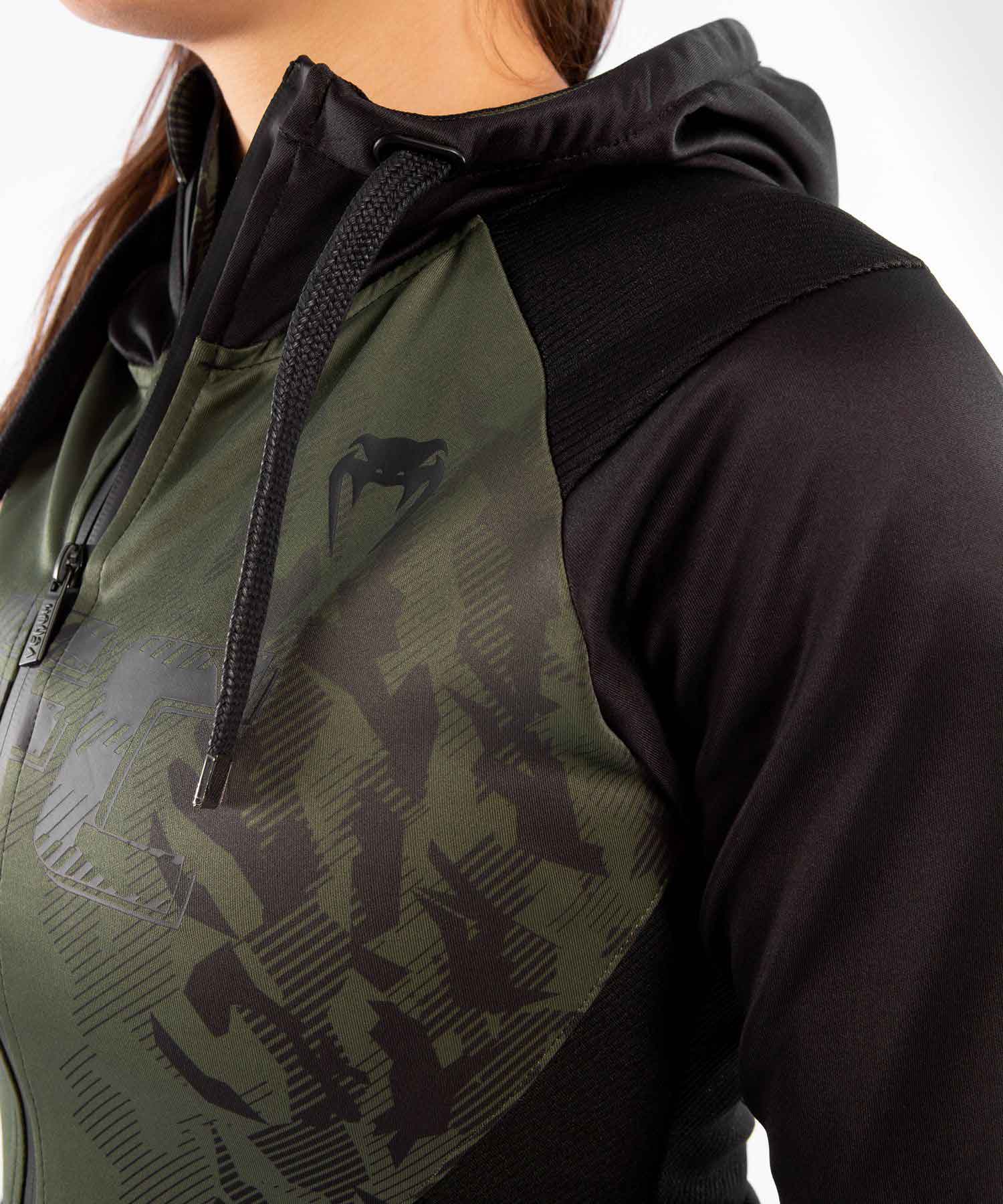 VENUM WOMEN／レディース　パーカー　　UFC VENUM AUTHENTIC FIGHT WEEK WOMEN'S ZIP HOODIE／UFC VENUM オーセンティック ファイトウィーク レディース ジップ フーディー（パーカー）カーキ／黒