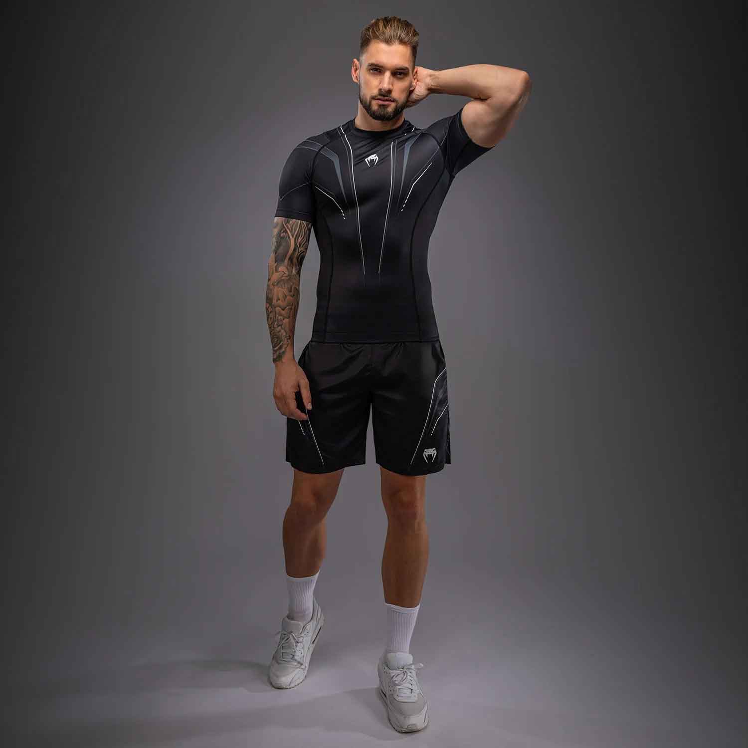 VENUM／ヴェナム　ラッシュガード・コンプレッション　　Streamline Short Sleeve Rashguard／ストリームライン ショートスリーブ ラッシュガード（黒／白）