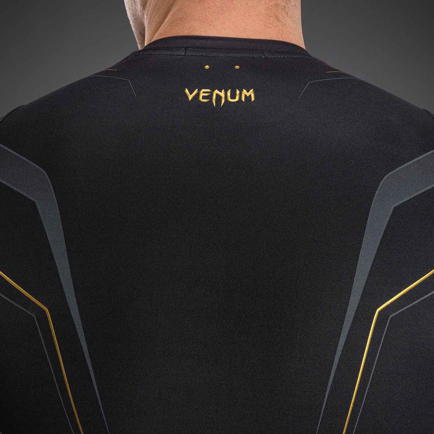 VENUM／ヴェナム　ラッシュガード・コンプレッション　　Streamline Short Sleeve Rashguard／ストリームライン ショートスリーブ ラッシュガード（黒／ゴールド）