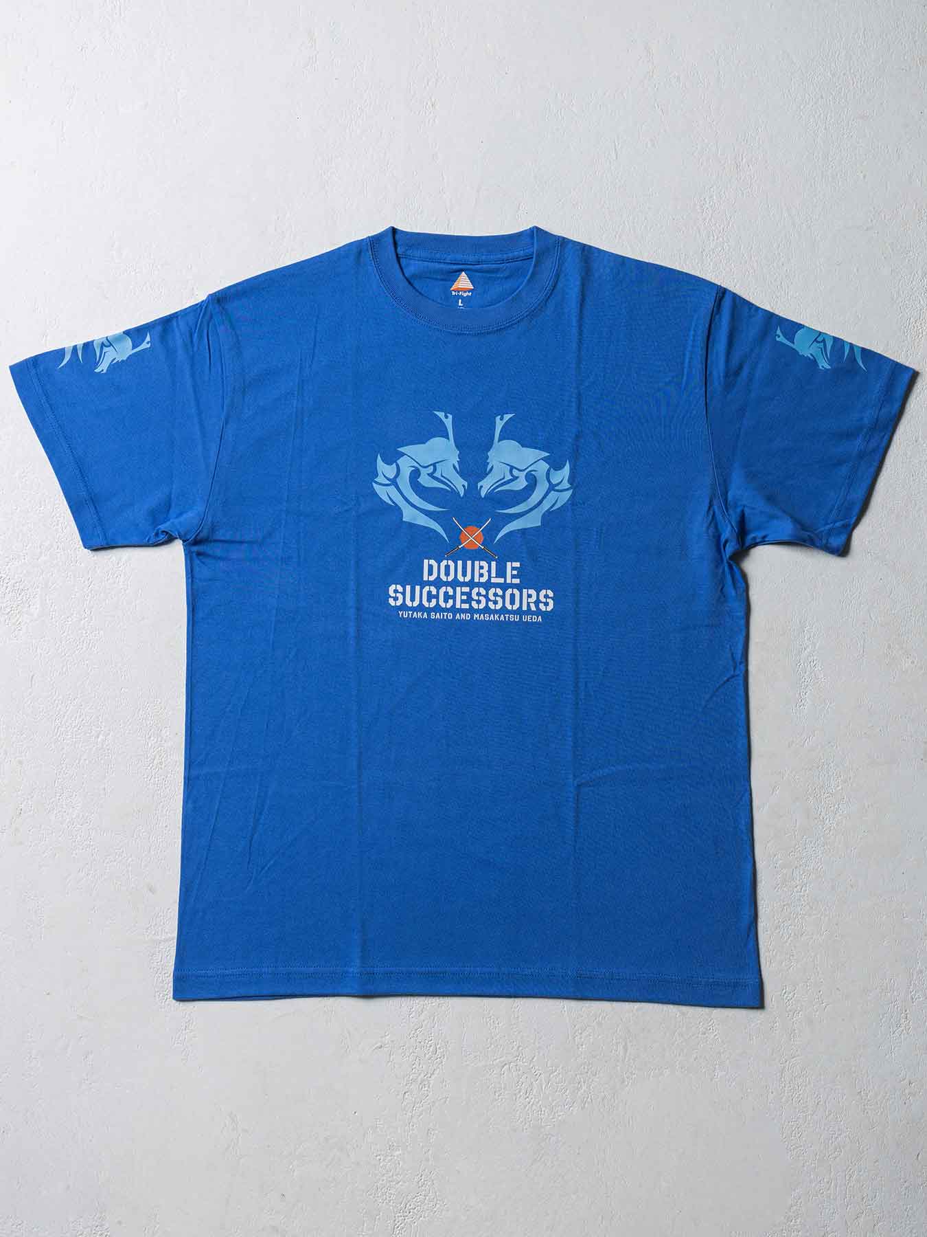 YUTAKA SAITO & MASAKATSU UEDA「DOUBLE SUCCESSORS」T-SHIRT／斎藤裕 & 上田将勝「ダブル・サクセサース」Tシャツ（ユタカブルー）