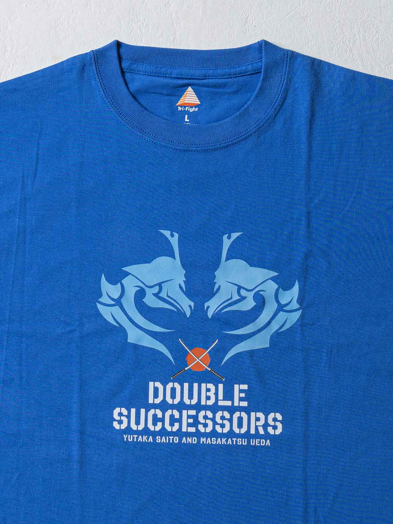 Tri-Fight／トライファイト　　YUTAKA SAITO & MASAKATSU UEDA「DOUBLE SUCCESSORS」T-SHIRT／斎藤裕 & 上田将勝「ダブル・サクセサース」Tシャツ（ユタカブルー）