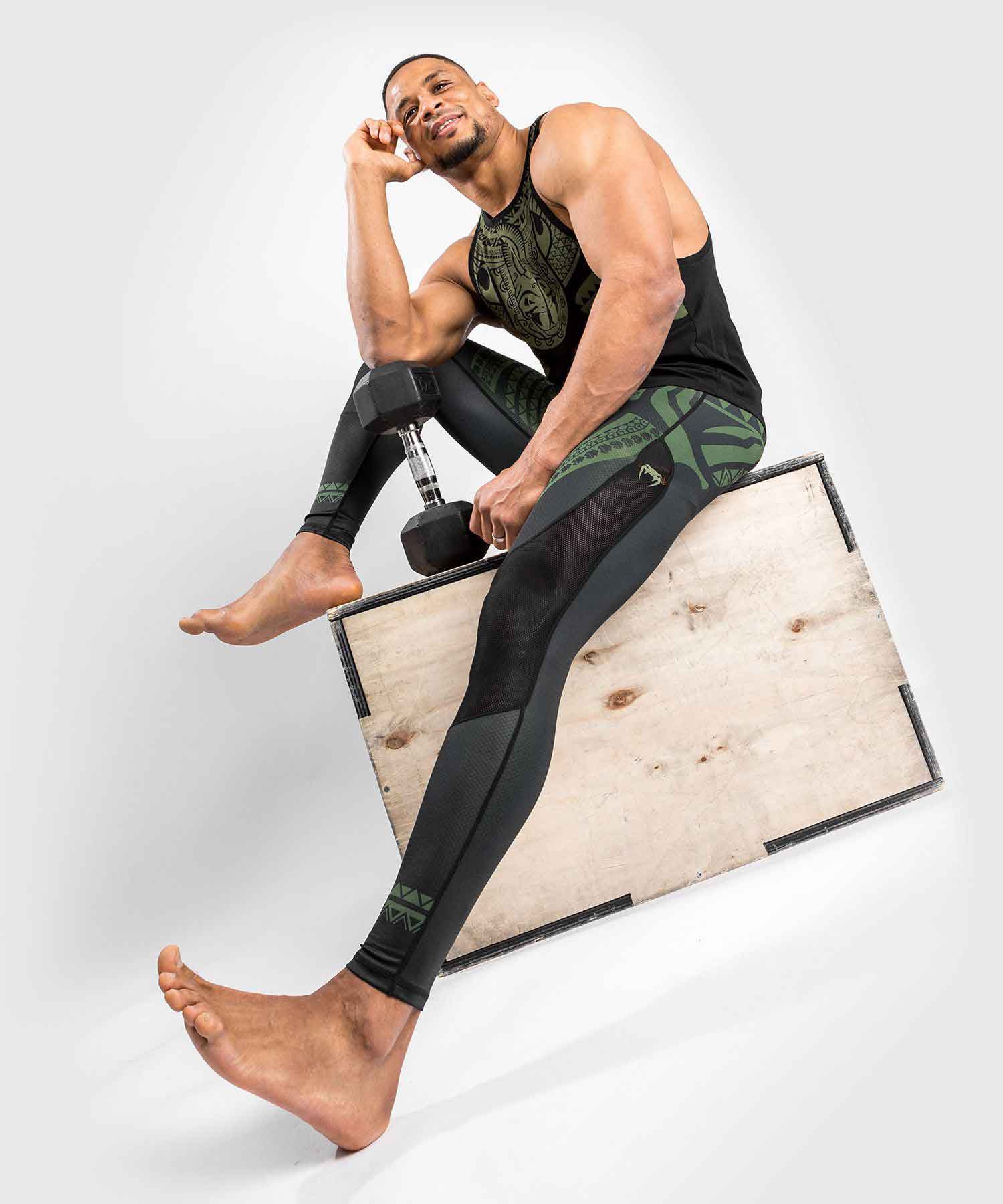 VENUM／ヴェナム　タンクトップ　　NAKAHI TANK TOP／ナカヒ タンクトップ（黒／カーキ）