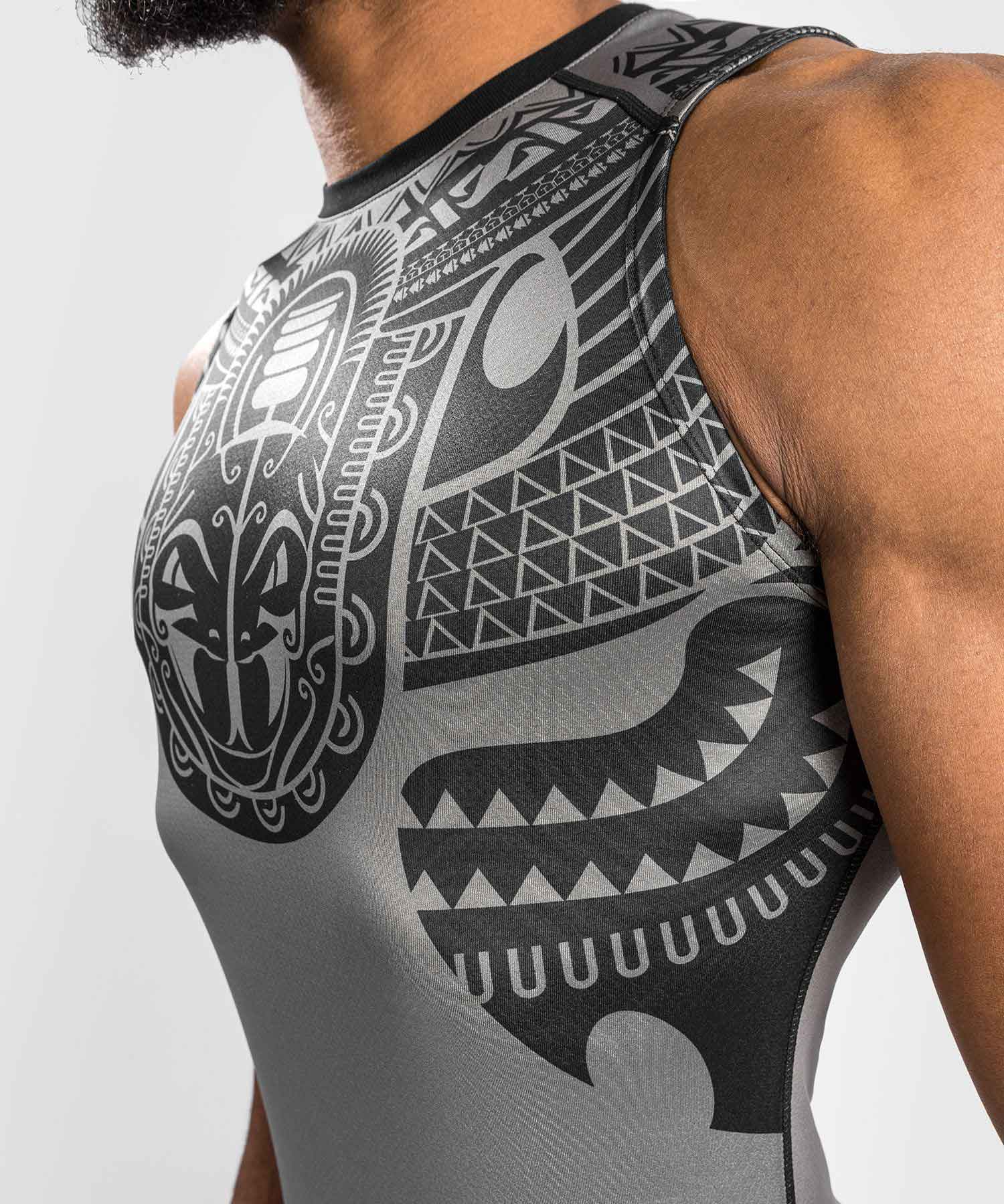 VENUM／ヴェナム　ラッシュガード　　NAKAHI RASHGUARD SLEEVELESS／ナカヒ ラッシュガード スリーブレス（グレー／黒）