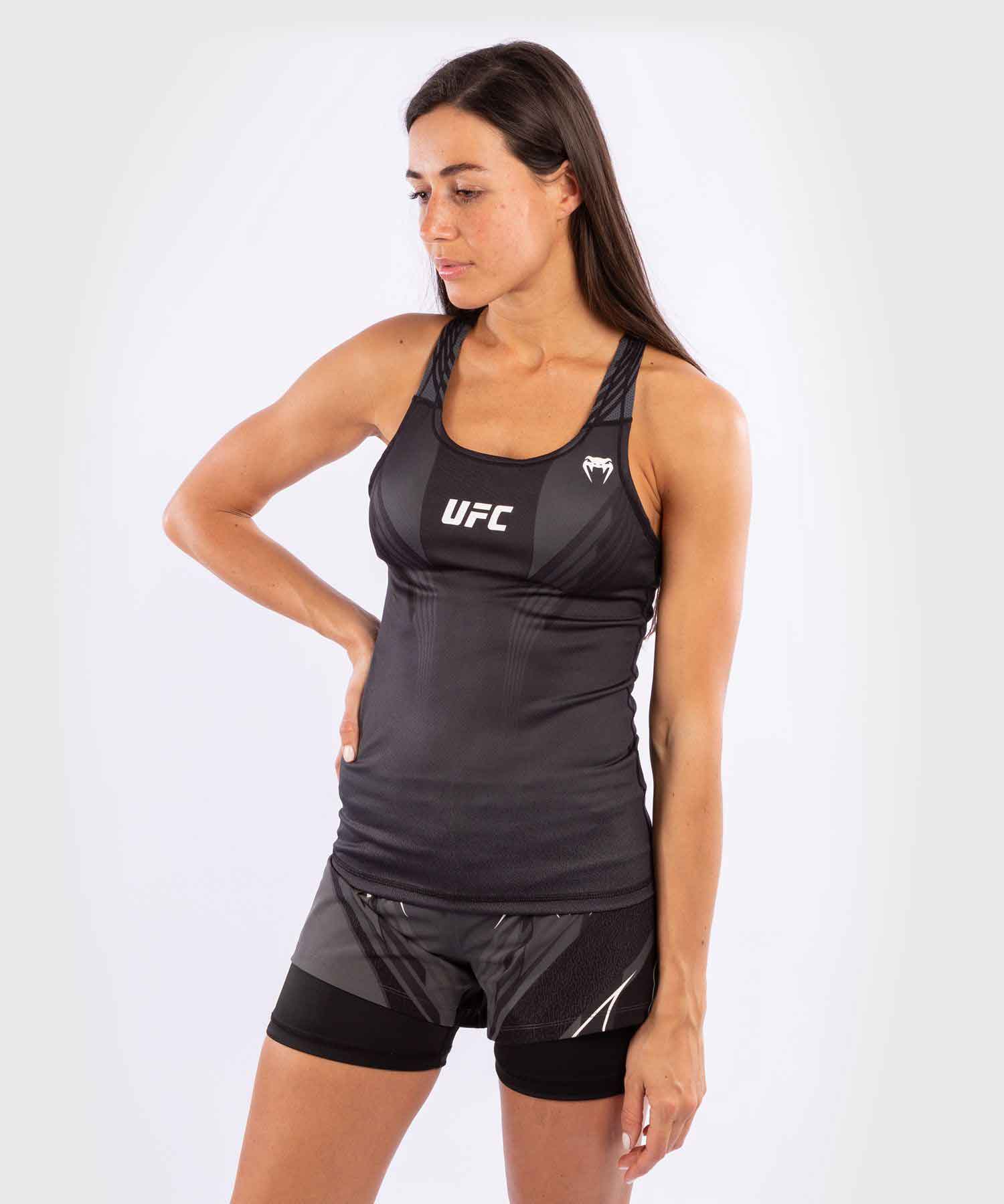 VENUM WOMEN／レディース　タンクトップ　　UFC VENUM AUTHENTIC FIGHT NIGHT WOMEN'S FITTED TANK WITH SHELF BRA／UFC VENUM オーセンティック ファイトナイト レディース シェルフブラ付きフィットタンク（黒）