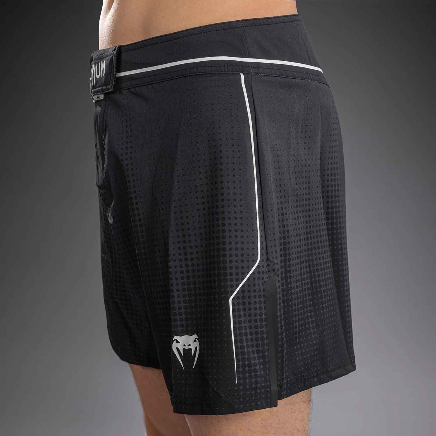 VENUM／ヴェナム　ファイトショーツ　　Stealth Fightshorts／ステルス ファイトショーツ