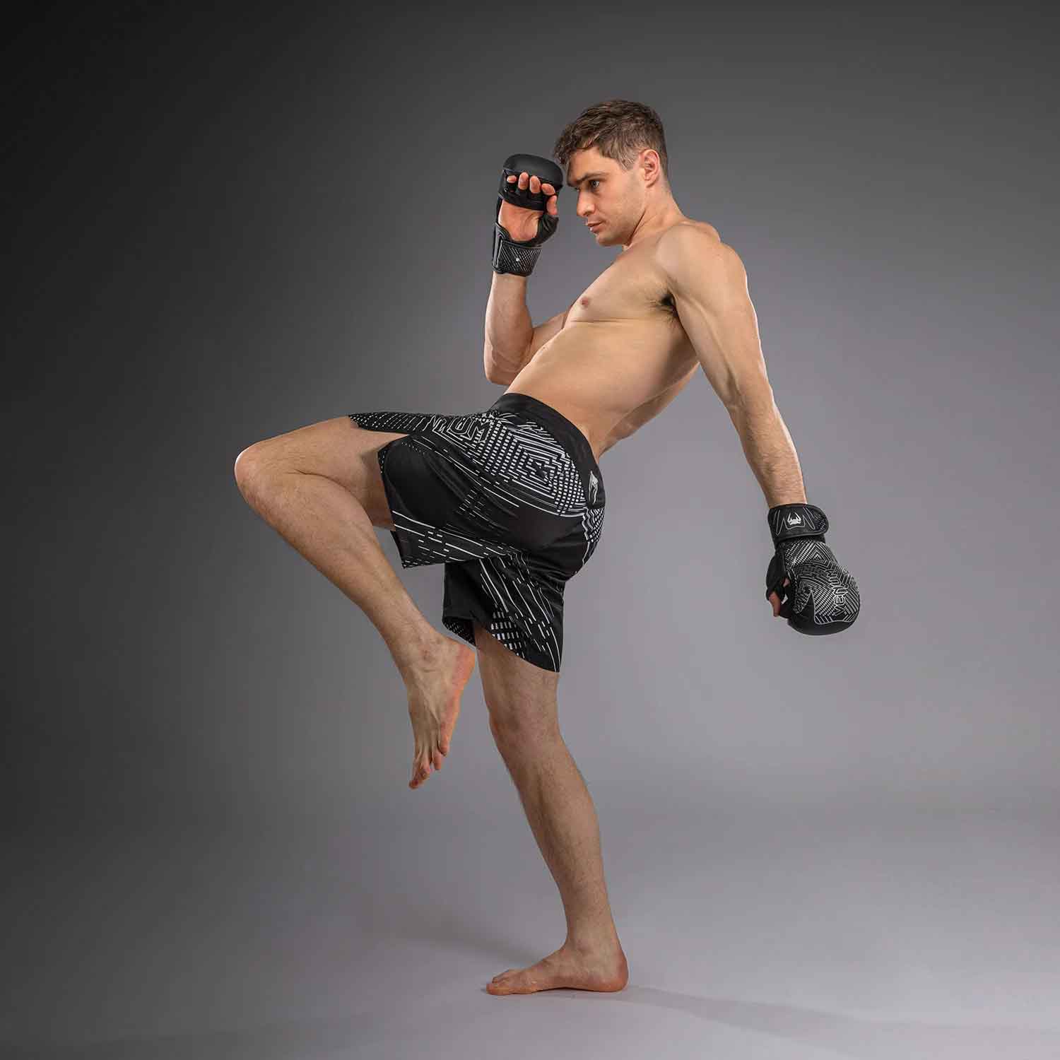 VENUM／ヴェナム　ファイトショーツ　　Midnight Fury Fightshorts／ミッドナイト フューリー ファイトショーツ