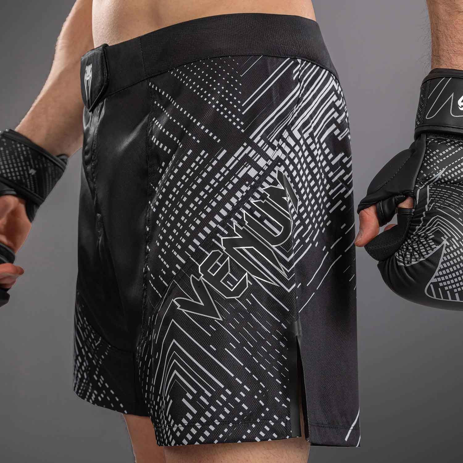 VENUM／ヴェナム　ファイトショーツ　　Midnight Fury Fightshorts／ミッドナイト フューリー ファイトショーツ