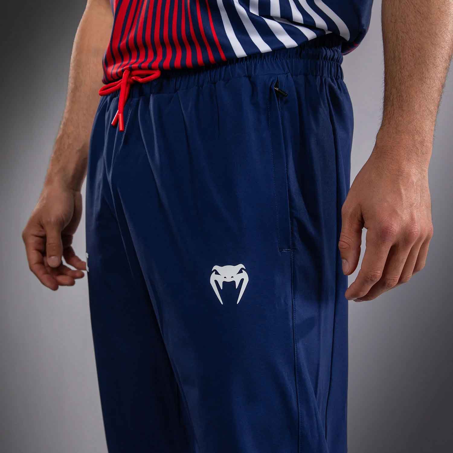 VENUM／ヴェナム　スウェットパンツ（ジョガー・ジョギングス）　　Official UFC Freedom 250 by Venum Authentic Fight Night Men's Blue Walkout Pant／オフィシャル UFC フリーダム 250 by ヴェナム オーセンティック ファイトナイト メンズ ブルー ウォークアウト パンツ