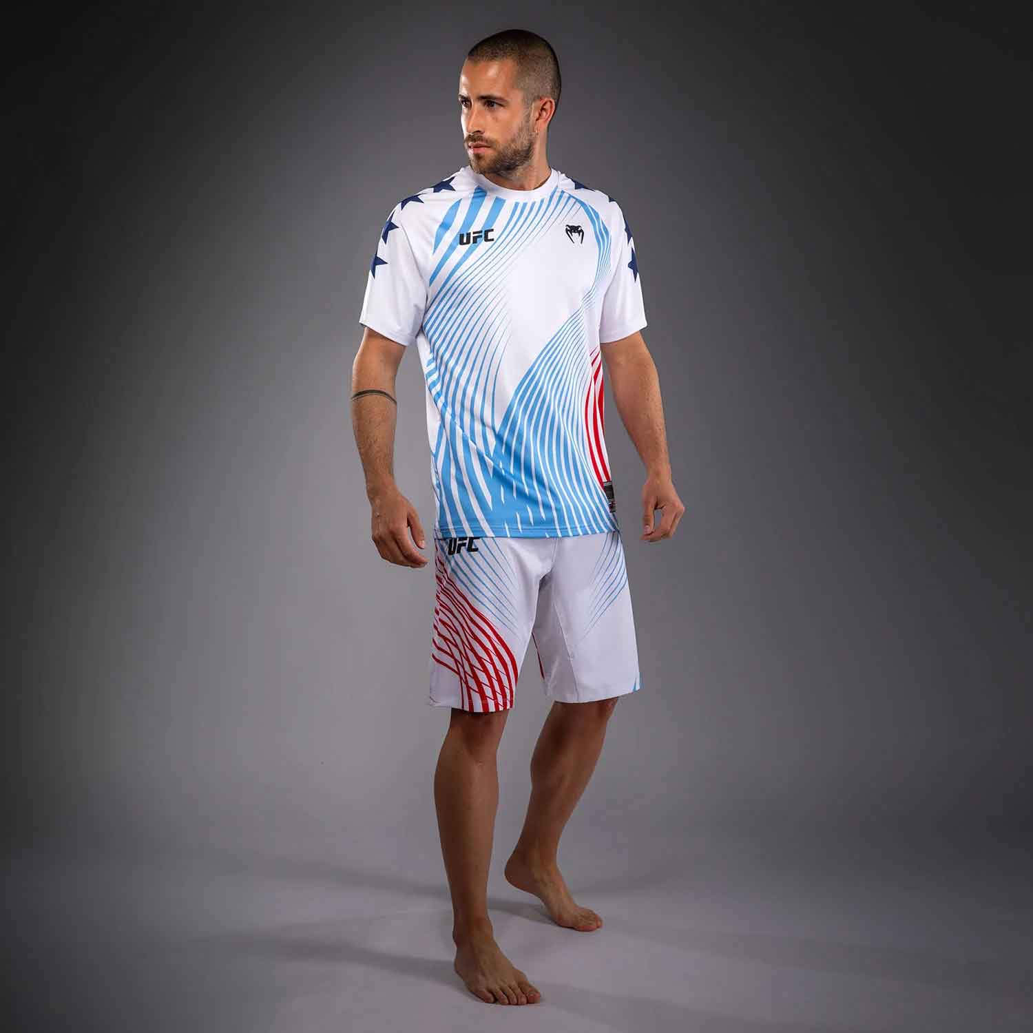 VENUM／ヴェナム　ジャージ　　Official UFC Freedom 250 by Venum Authentic Fight Night Men's White Walkout Jersey／オフィシャル UFC フリーダム 250 by ヴェナム オーセンティック ファイトナイト メンズ ホワイト ウォークアウトジャージ