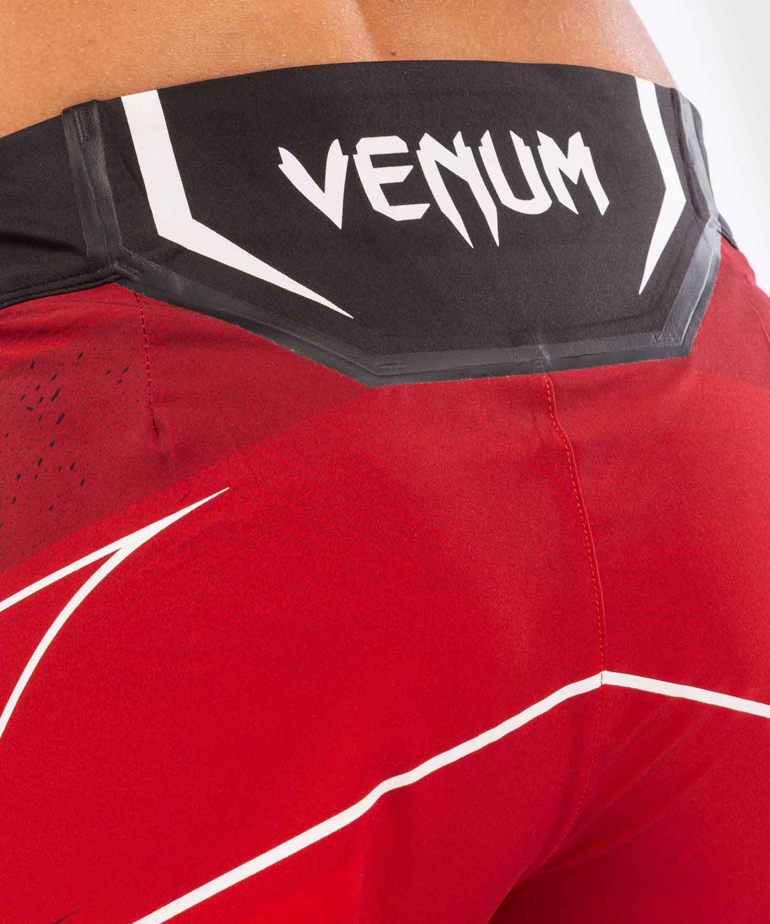 VENUM WOMEN／レディース　ファイトショーツ　　UFC VENUM AUTHENTIC FIGHT NIGHT WOMEN'S SHORTS SHORT FIT／UFC VENUM オーセンティック ファイトナイト レディース ショーツ ショートフィット（レッド／黒）