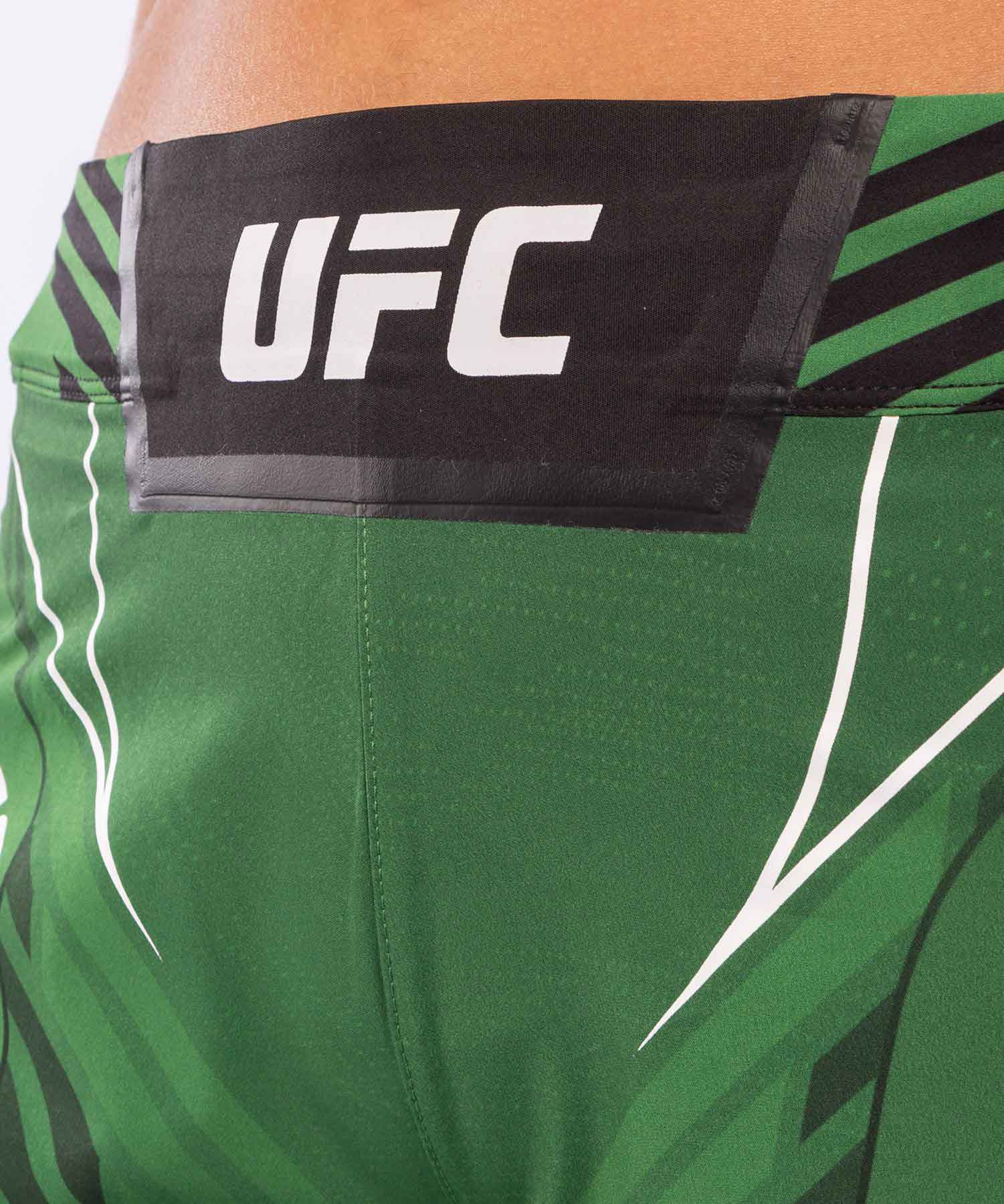 VENUM WOMEN／レディース　ファイトショーツ　　UFC VENUM AUTHENTIC FIGHT NIGHT WOMEN'S SHORTS SHORT FIT／UFC VENUM オーセンティック ファイトナイト レディース ショーツ ショートフィット（グリーン／黒）