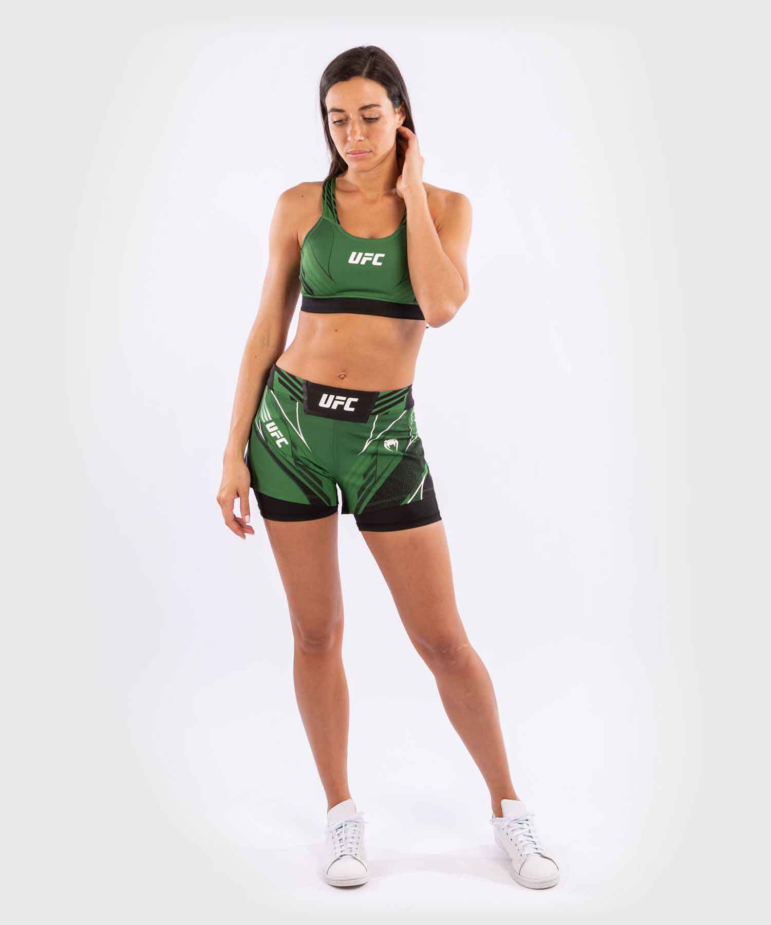 VENUM WOMEN／レディース　ファイトショーツ　　UFC VENUM AUTHENTIC FIGHT NIGHT WOMEN'S SHORTS SHORT FIT／UFC VENUM オーセンティック ファイトナイト レディース ショーツ ショートフィット（グリーン／黒）