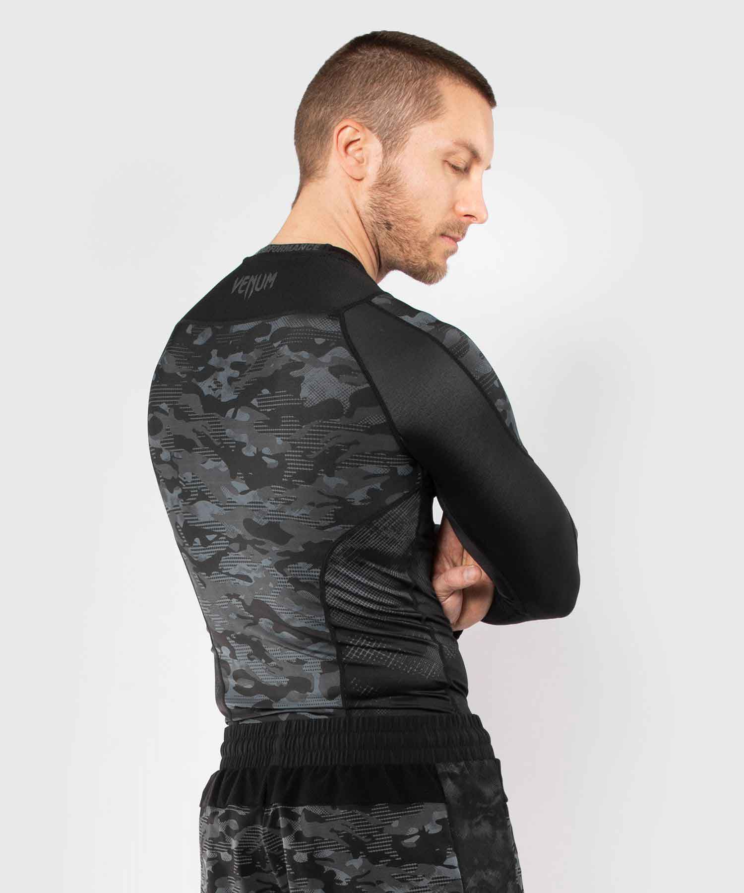 VENUM／ヴェナム　ラッシュガード　　DEFENDER RASHGUARD LONG SLEEVES／ディフェンダー ラッシュガード ロングスリーブ（ダークカモ）